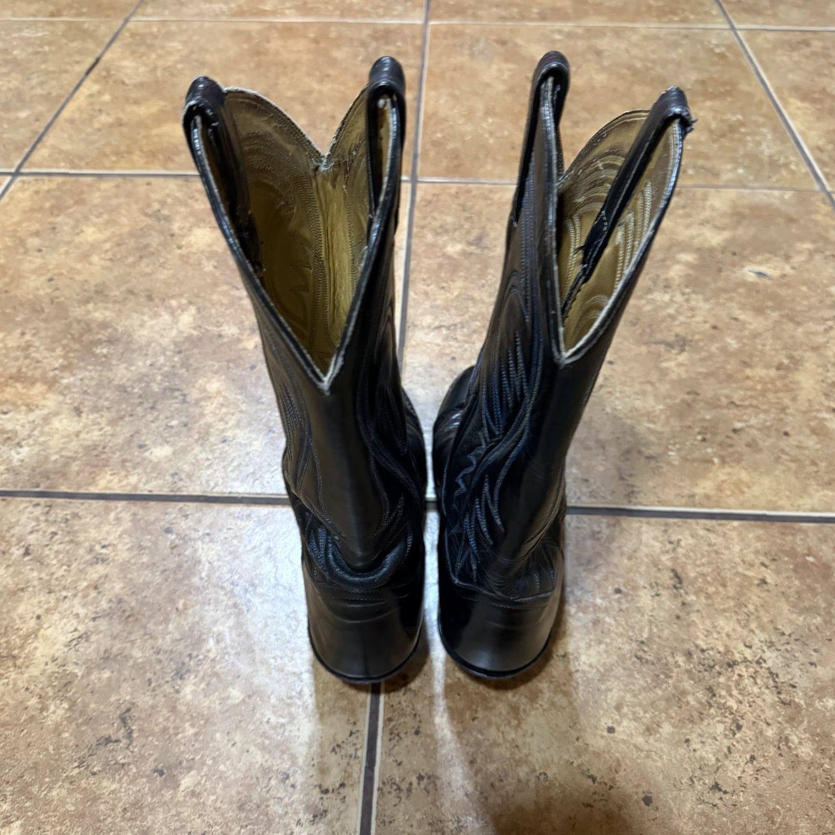 Tony Lama VINTAGE Tony Lama Boots Mens Size 8 D Style 6238 Black Leather Cowboy Boot Mens Shoes Boots Black Leather Western Cowboy 80s 90s Size US 8 / EU 41 - 5 Thumbnail