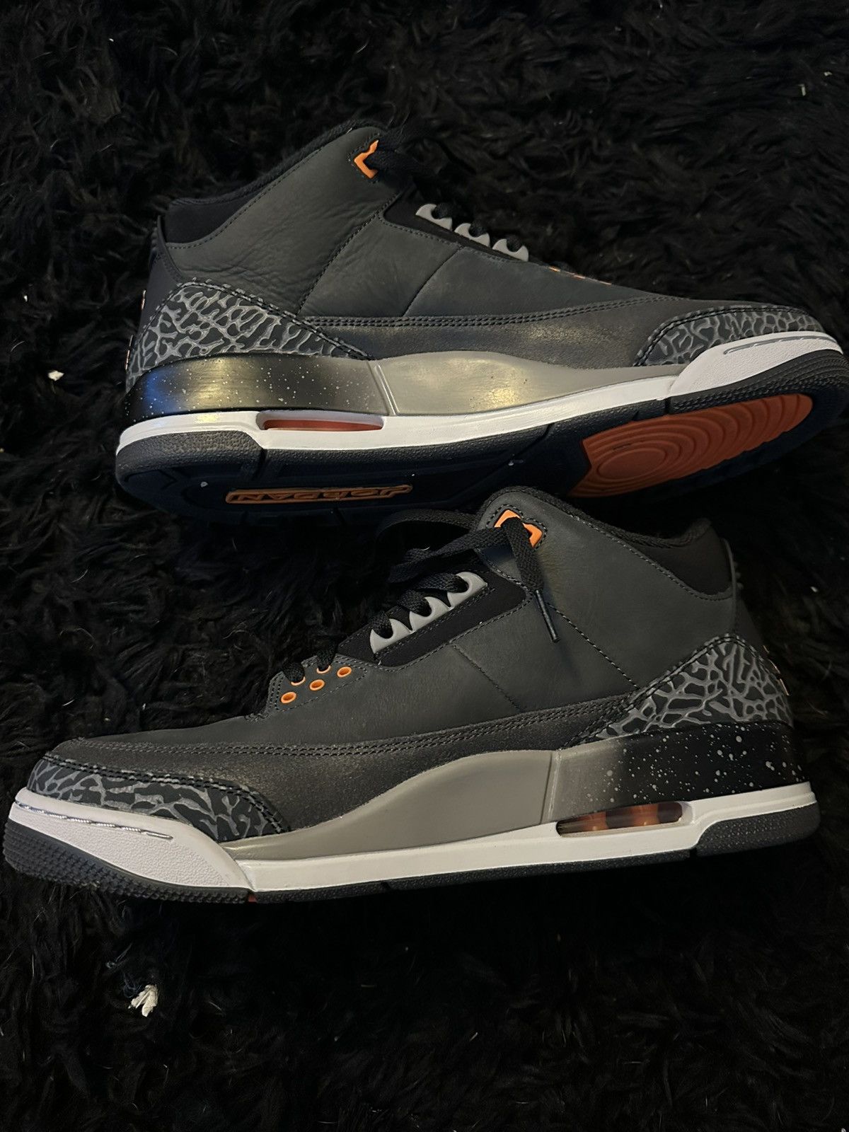 Jordan Brand Jordan 3 Retro ‘Fear’ 2023 Size US 12 / EU 45 - 2 Thumbnail