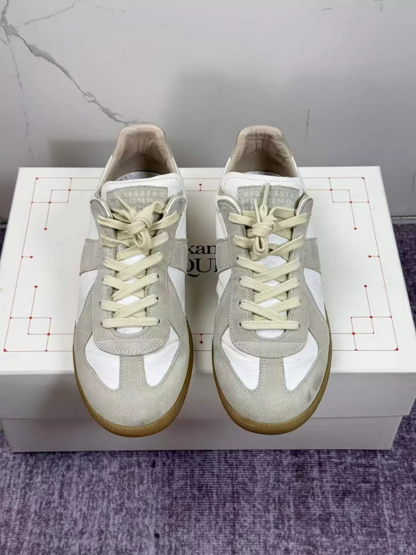 Maison Margiela MM Replica Calfskin Logo Strap Trainer Men White 41 Near New Size US 8 / EU 41 - 4 Thumbnail