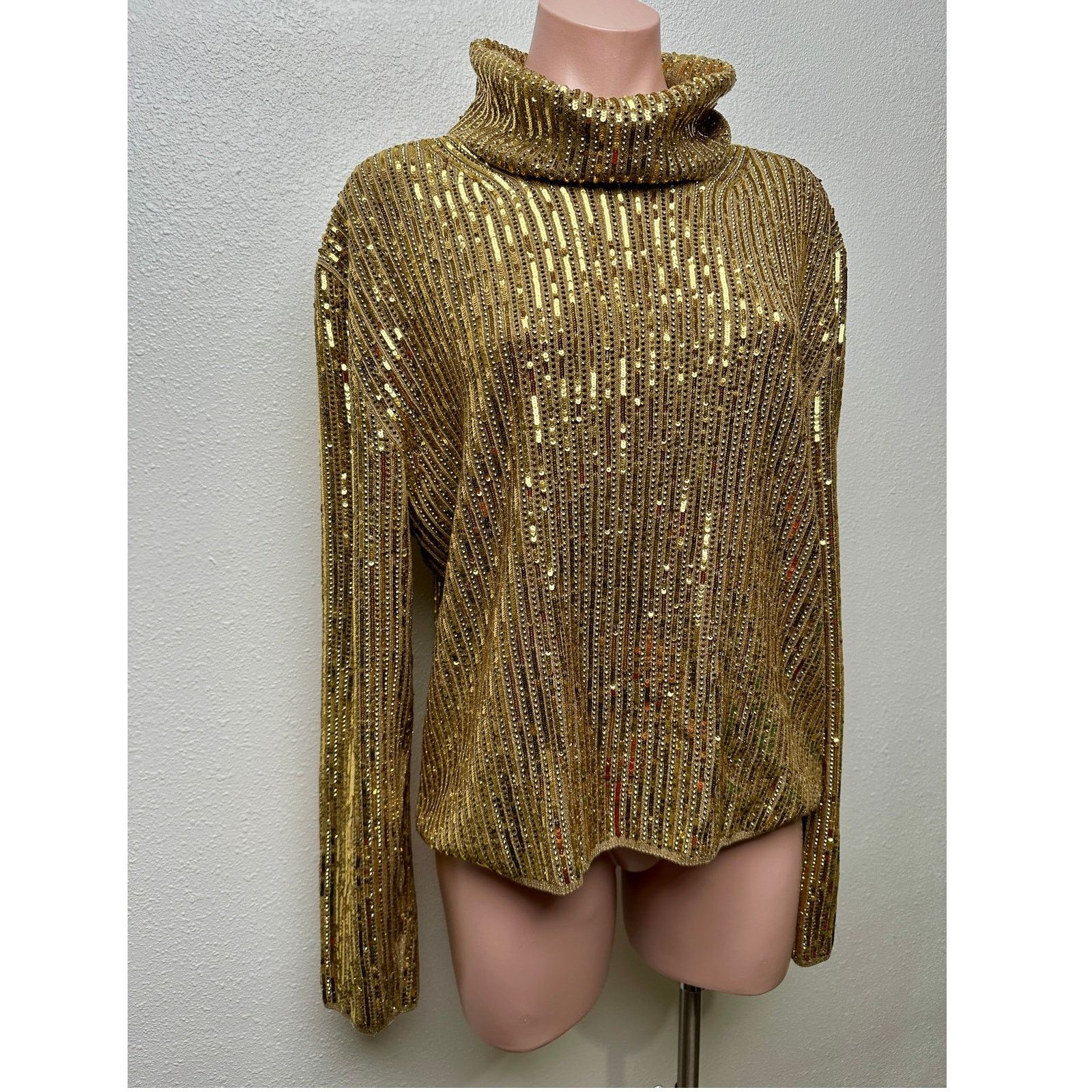Gucci Gucci Sweater Gold Womens US M Sequin Turtleneck Size M / US 6-8 / IT 42-44 - 2 Thumbnail