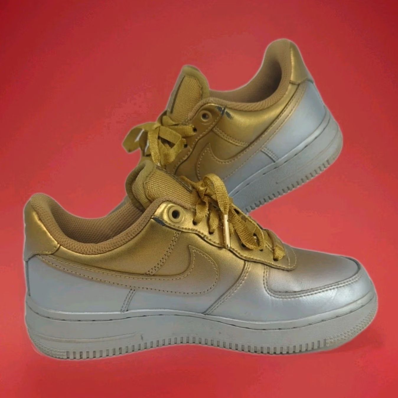 Nike Nike Women Air Force 1 Low Lux Metallic Gold Silver Platinum Gradiant Sneaker 6 36.5 Size US 6 / IT 36 - 7 Thumbnail