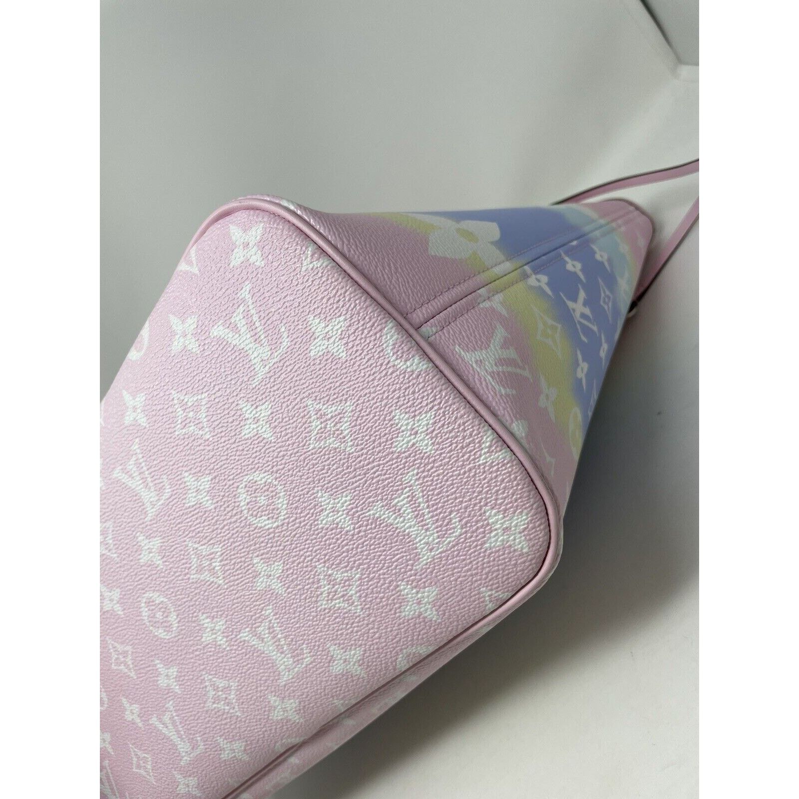 Louis Vuitton Louis Vuitton Authentic Escale Pastel Pink Neverfull Giant Size ONE SIZE - 11 Thumbnail