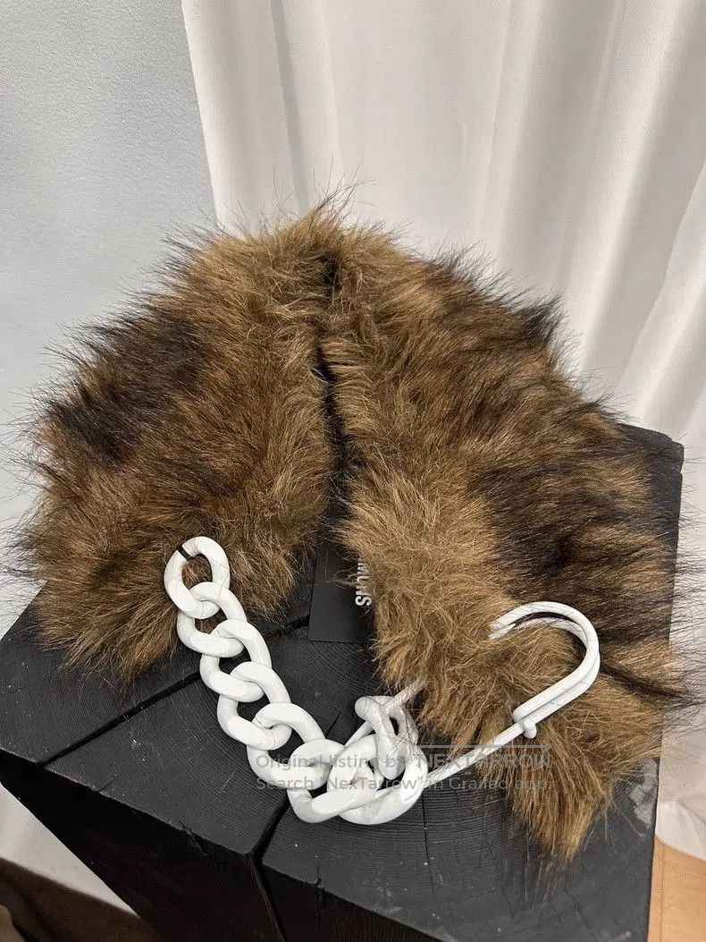 Raf Simons Raf Simons Fur Chain Neck Wrap. Size ONE SIZE - 1 Thumbnail