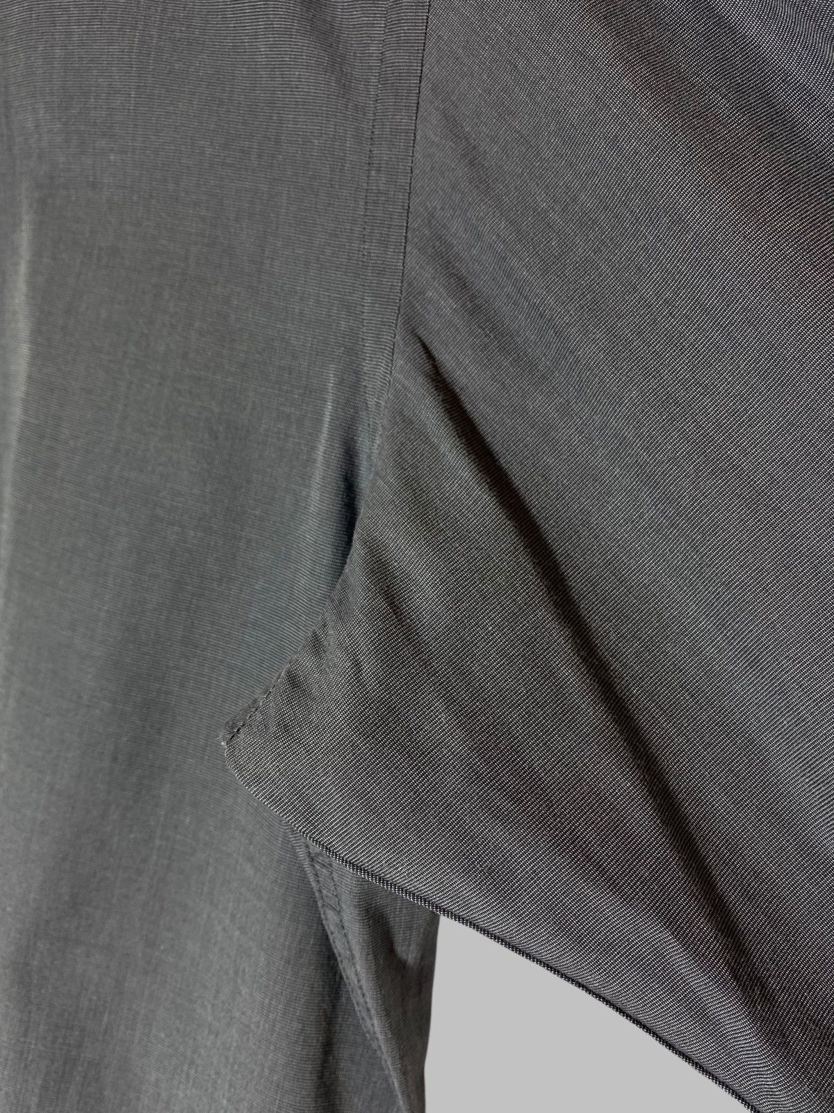 Gucci Vintage Gucci Gray Button Up Dress Shirt Rare Size US M / EU 48-50 / 2 - 13 Thumbnail