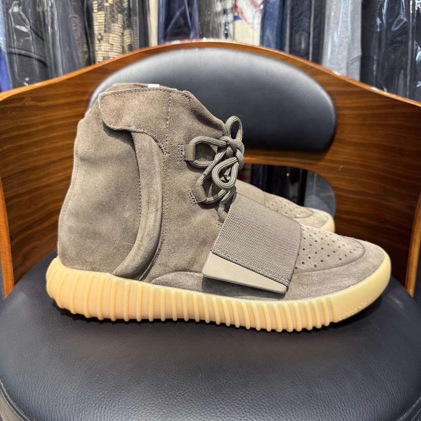 Adidas adidas Yeezy Boost 750 Chocolate K15 Size US 9 / EU 42 - 4 Thumbnail