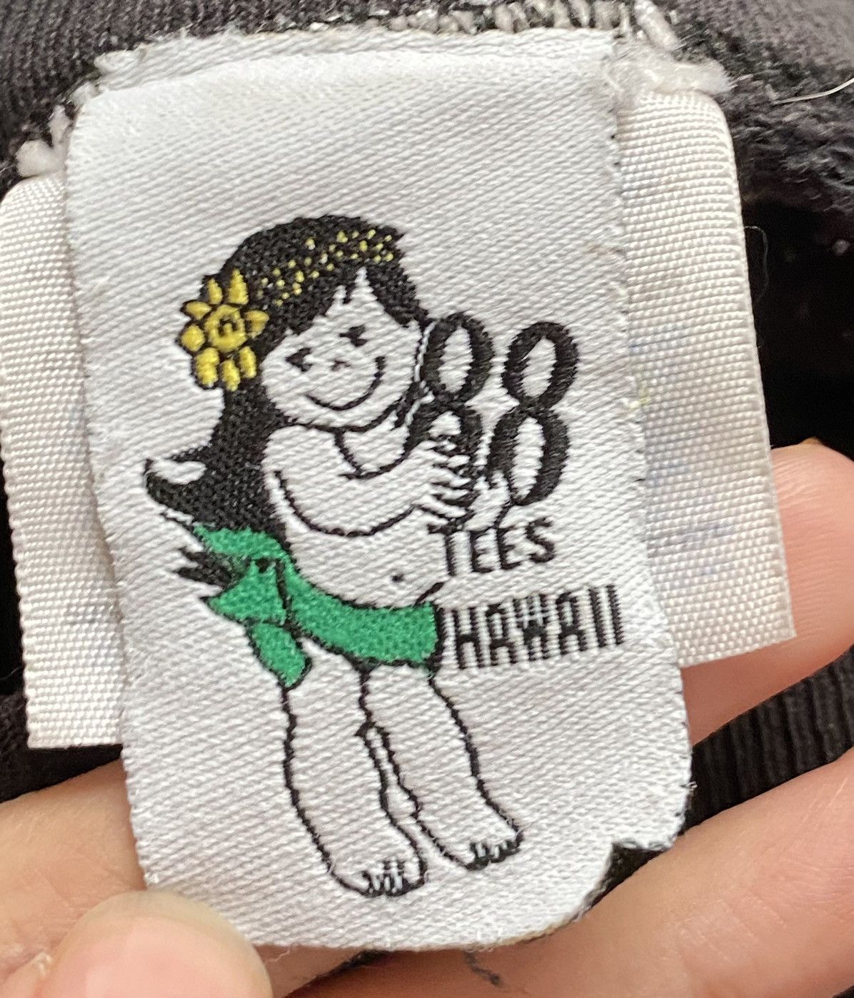 Vintage Vintage Brand 88 Tees Hawaii Sweatshirt 1990s Size US L / EU 52-54 / 3 - 9 Thumbnail