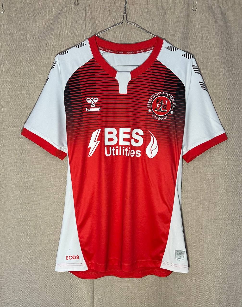 Hummel Fleetwood Town 2021 2022 Home Hummel Football Jersey Shirt Size US M / EU 48-50 / 2 - 1 Thumbnail