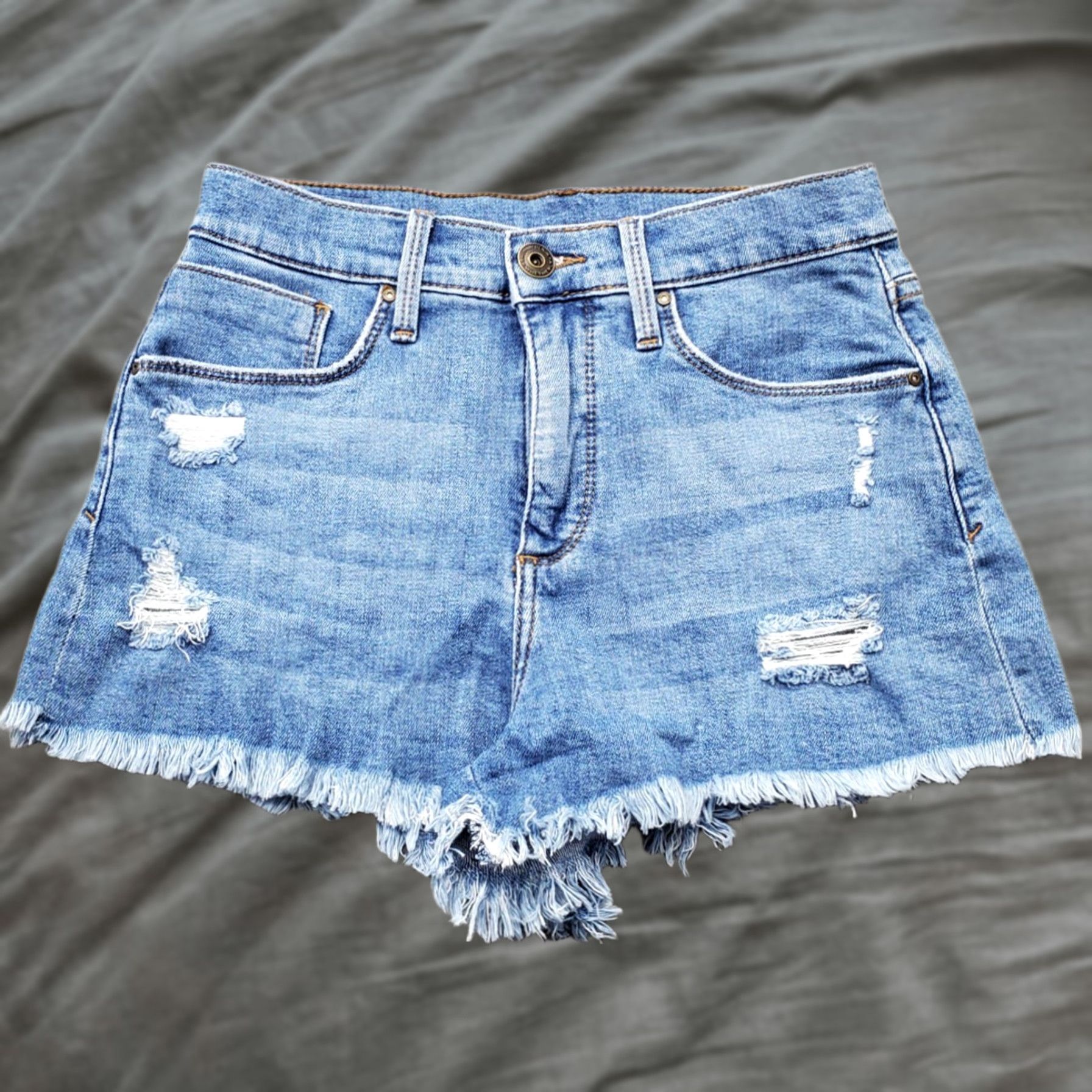 Vintage Whetherly Jean Shorts Womens Size 0 Blue Denim Delon High Rise Distressed Raw Hem Shorts Size 25" / US 0 / IT 36 - 1 Thumbnail
