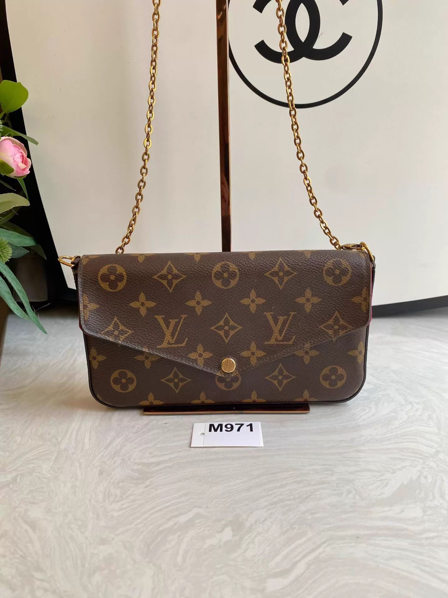 Louis Vuitton LV Monogram Multi-Pochette 19 M971 Missing 2 Pockets Size ONE SIZE - 1 Thumbnail