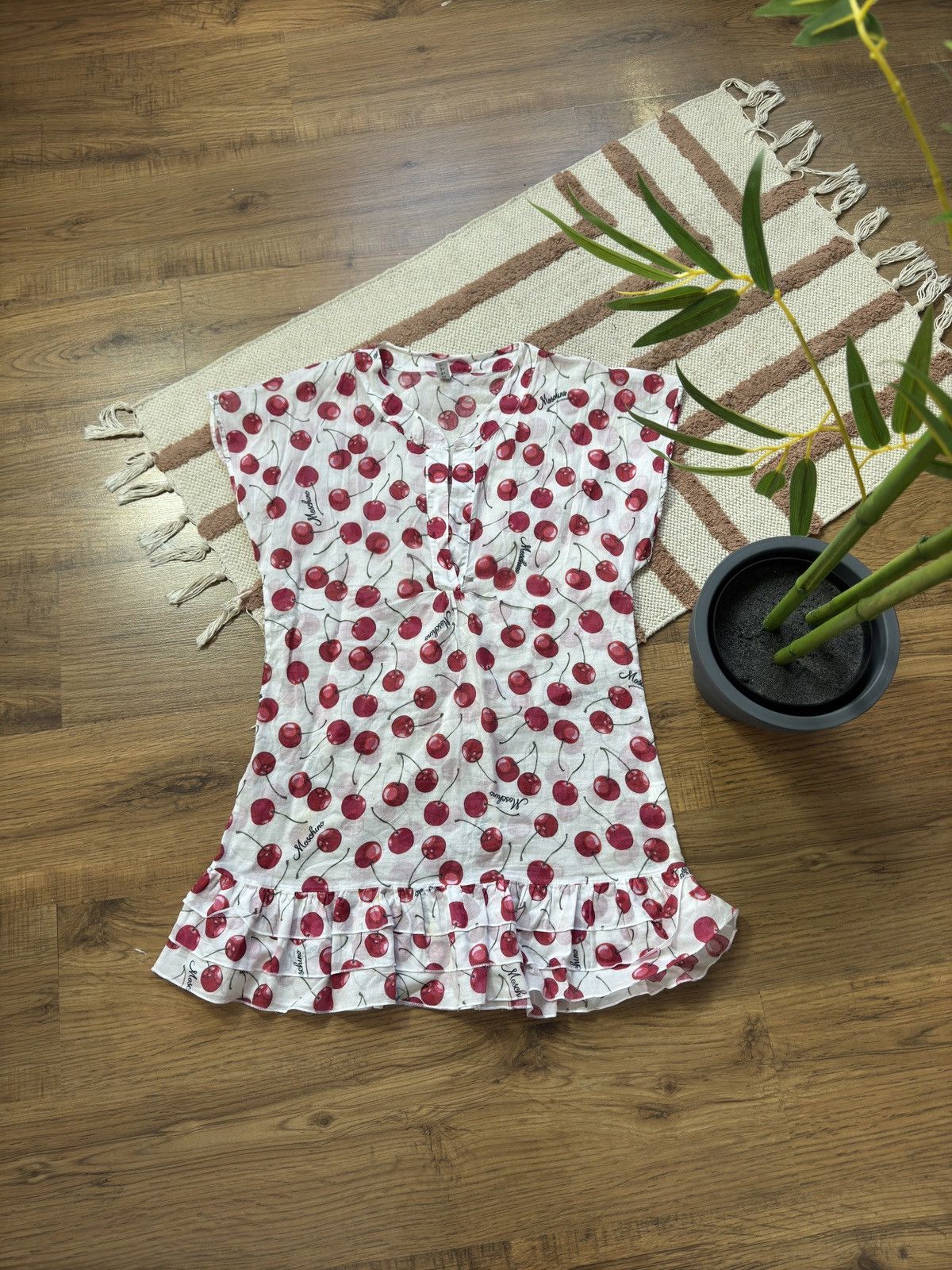 Moschino VINTAGE MOSCHINO MARE CHERRY MESH DRESS Size M / US 6-8 / IT 42-44 - 2 Thumbnail