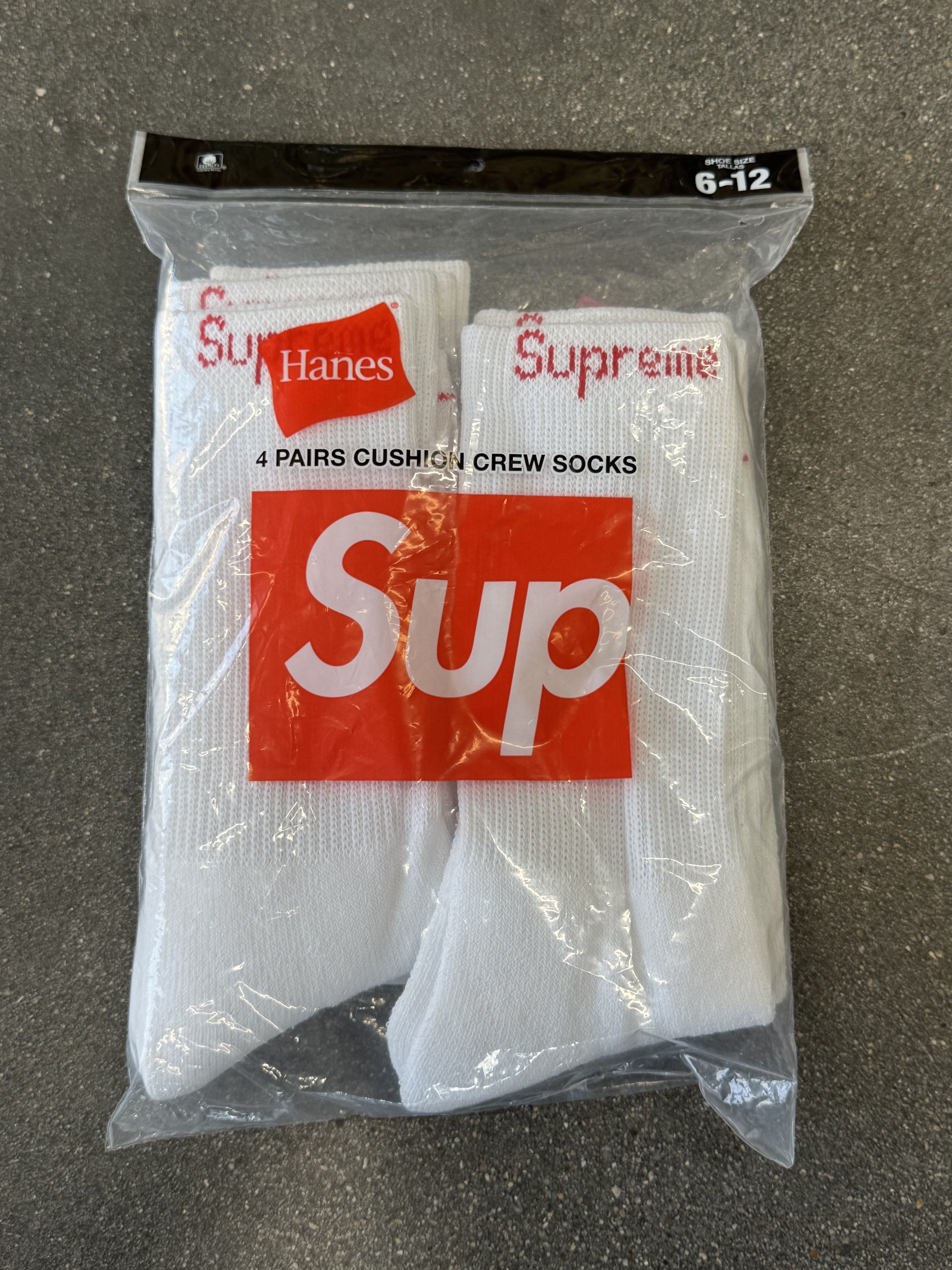 Supreme Hanes Crew Socks (4 Pack) White