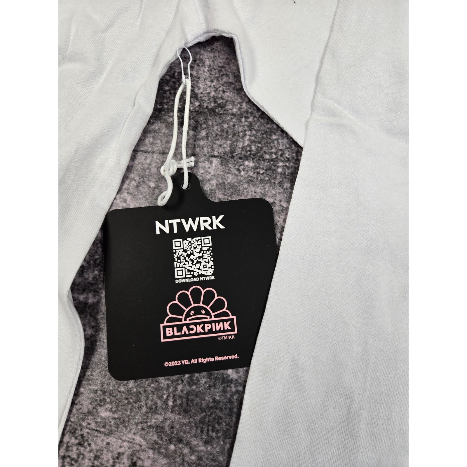 Takashi Murakami BLACKPINK x Murakami White LS Tee Flower Garden Size XS NWT Size XS / US 0-2 / IT 36-38 - 3 Thumbnail