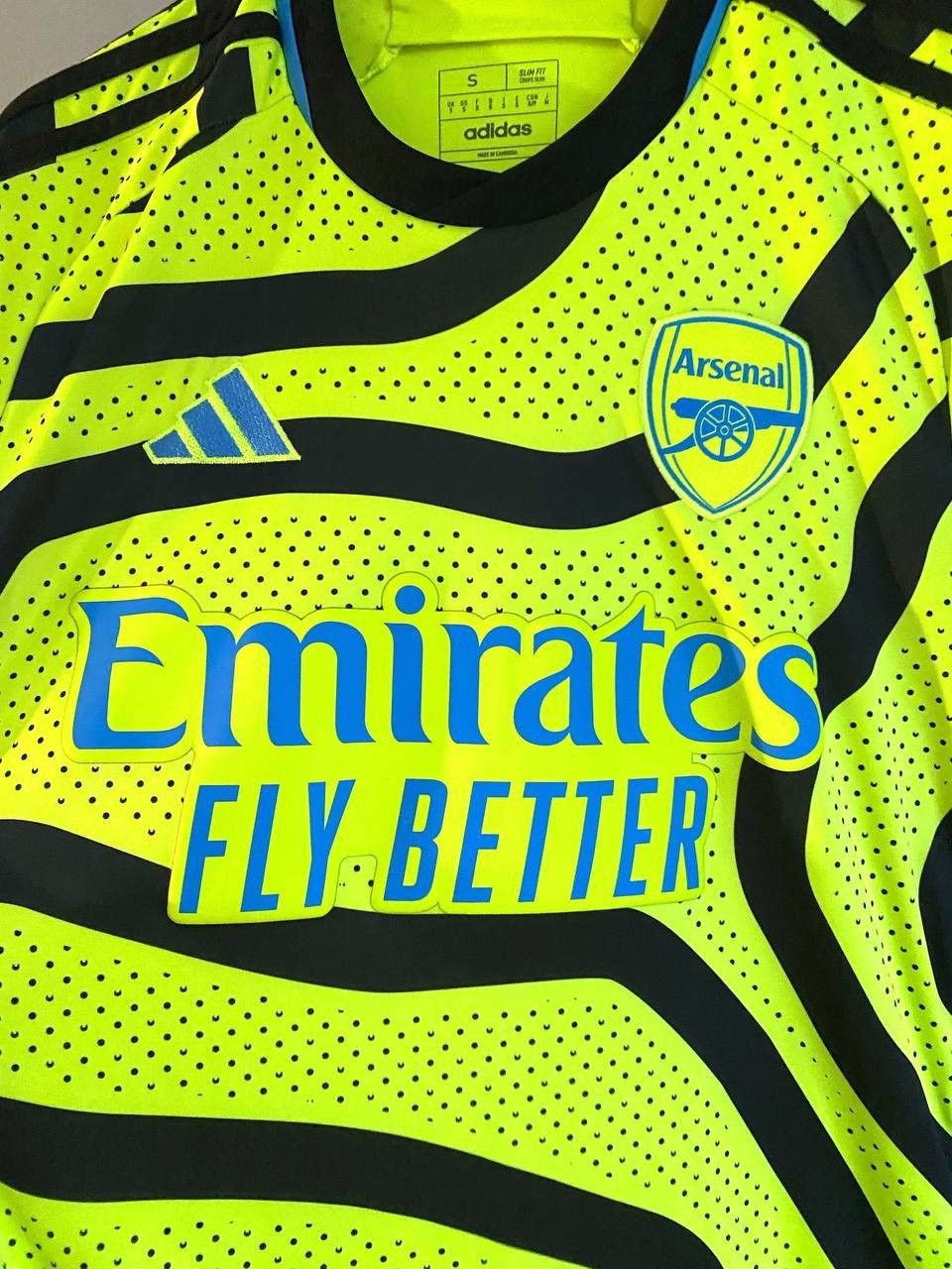 Adidas Arsenal London 2023/24 Away Soccer Jersey, Size S, HR6927 Size US S / EU 44-46 / 1 - 6 Thumbnail