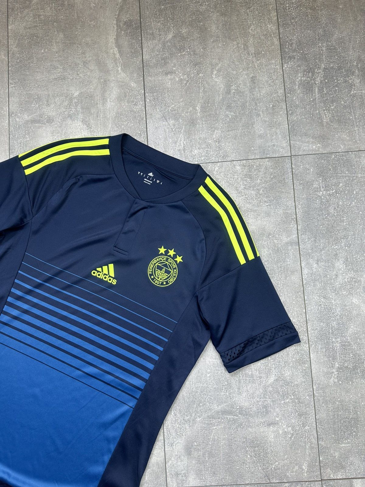Other Adidas Fenerbahce Home Soccer Jersey Size US S / EU 44-46 / 1 - 7 Thumbnail