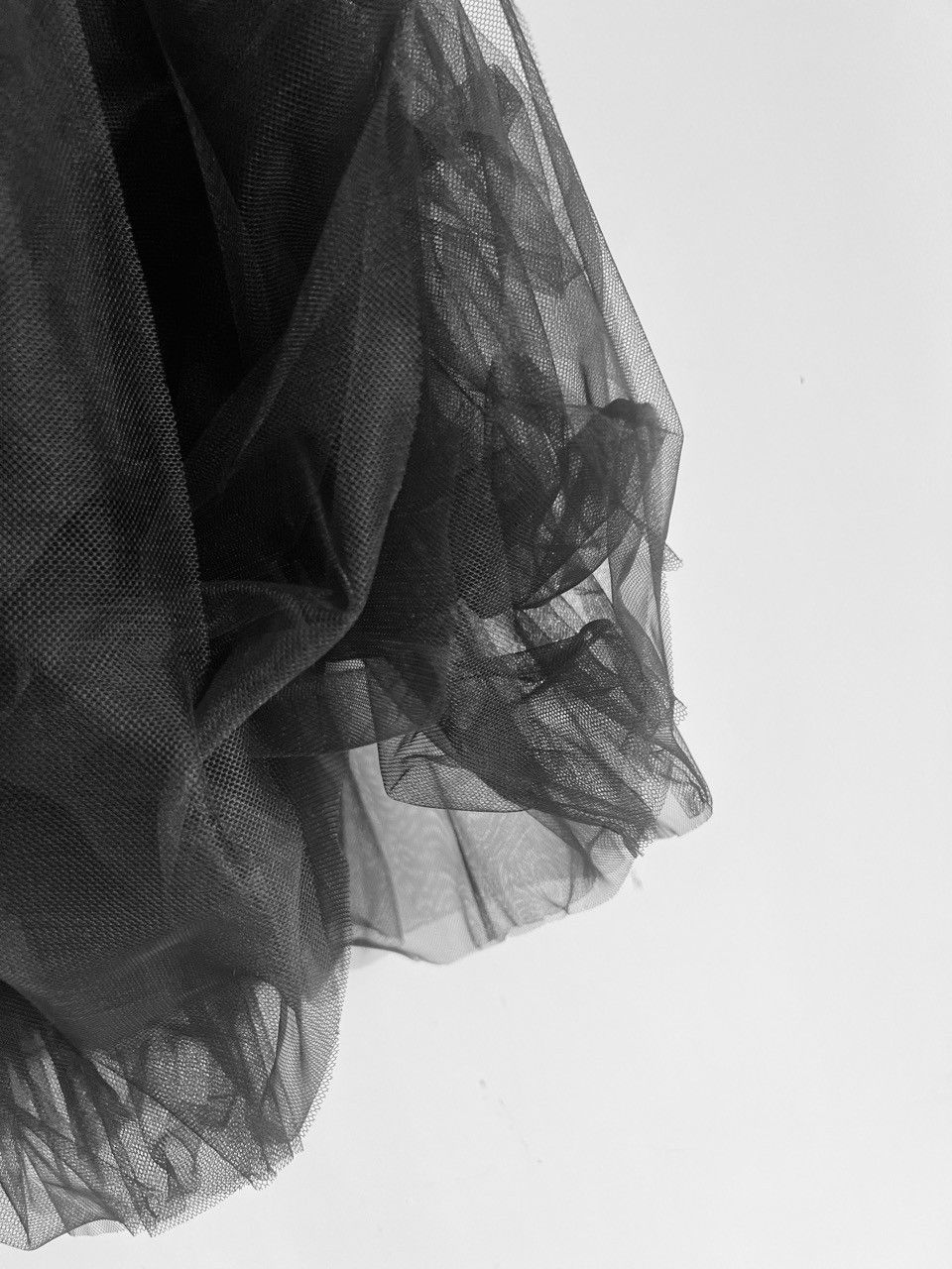 Comme des Garcons COMME des GARCONS Nylon Layered Tulle Mide Skirt sheer mesh Size 27" / US 4 / IT 40 - 5 Thumbnail