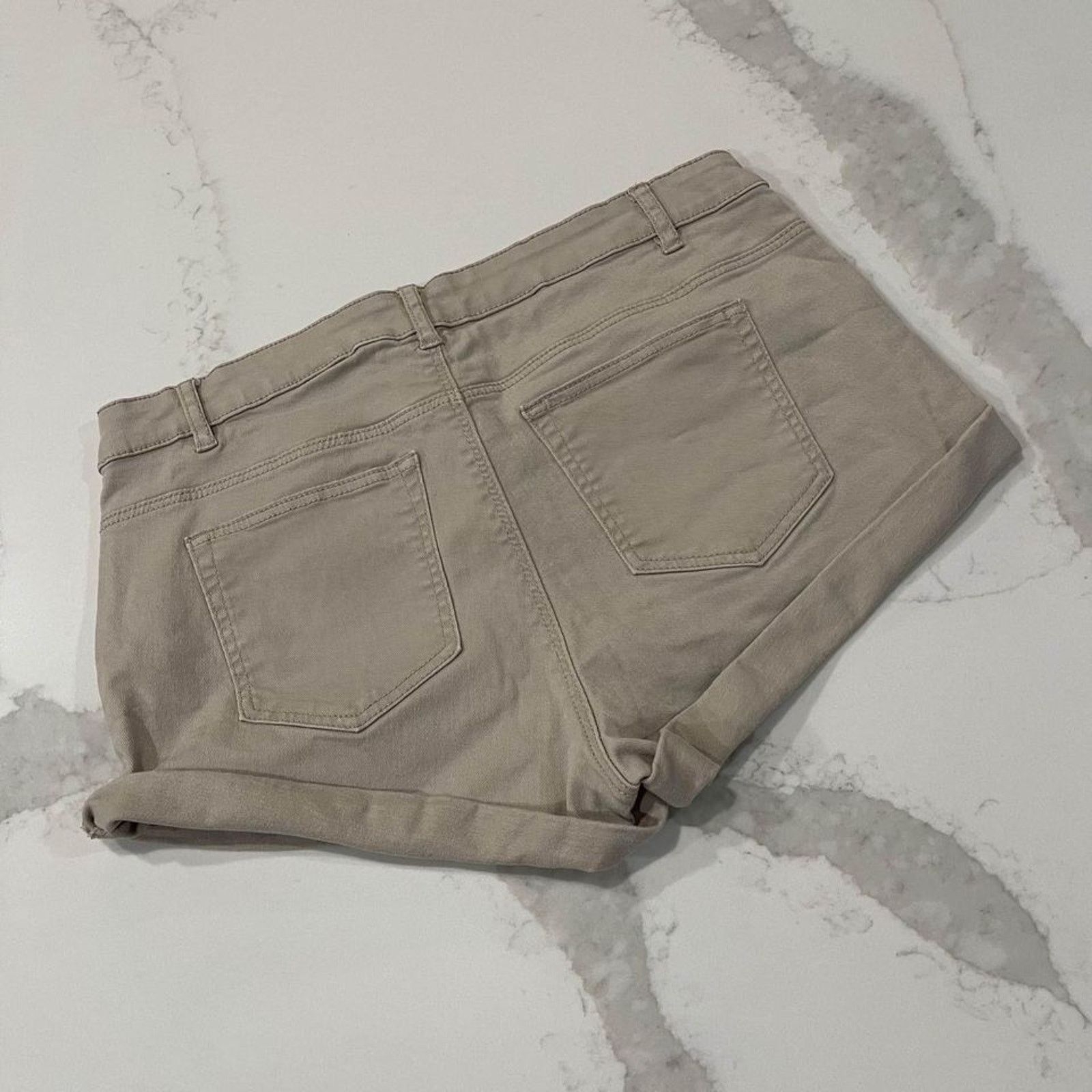 H&M H&M Khaki Beige Denim Shorts Stretch Cuffed Hem Women's 10 Size 32" / US 10 / IT 46 - 4 Thumbnail