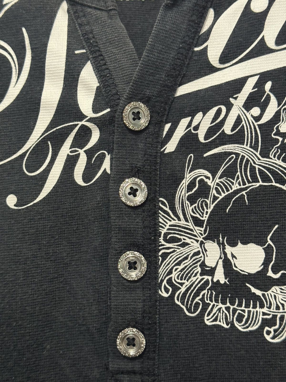 If Six Was Nine PUNK DESIGN SORRIDERE SKULL NO REGRETS VERY RARE BUTTON TEE Size US M / EU 48-50 / 2 - 12 Thumbnail