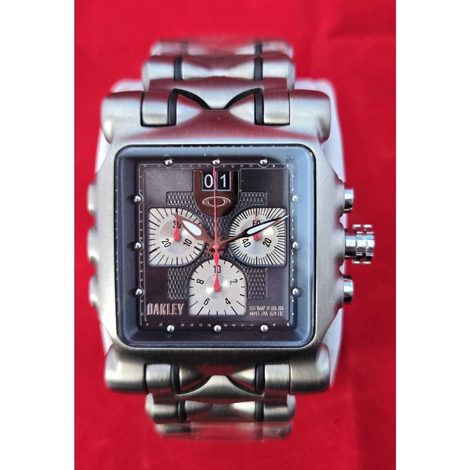 Oakley NEW Oakley Minute Machine Titanium Square Watch Chronograph Size 30 - 3 Thumbnail