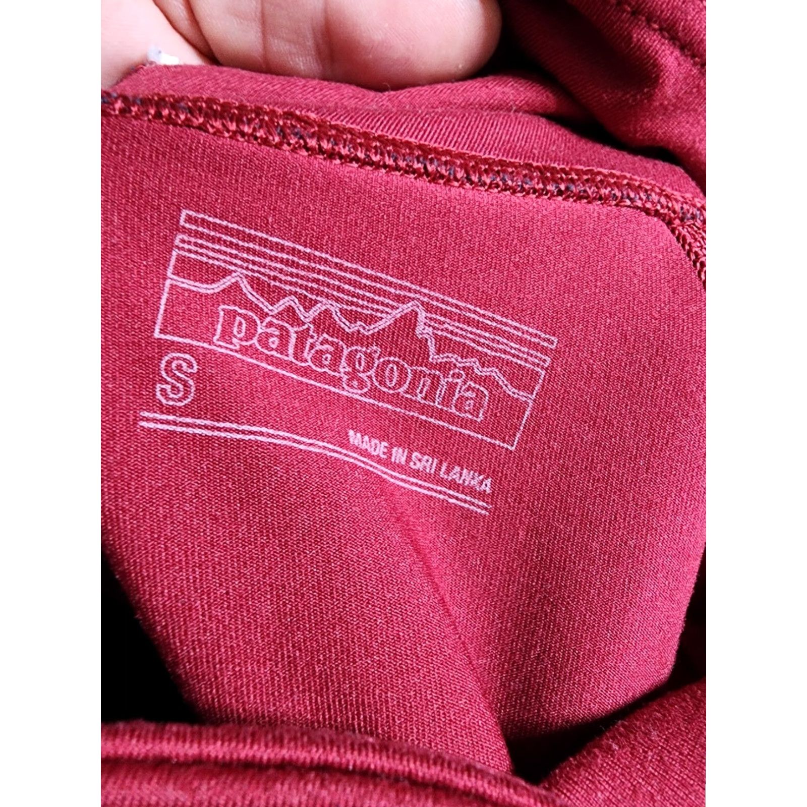 Patagonia Patagonia Womens S Capris Cropped Leggings Baselayer Burgundy Red Capris Braided? Distressed Sportswear Capris Womens S Patagonia Size 28" / US 6 / IT 42 - 5 Thumbnail