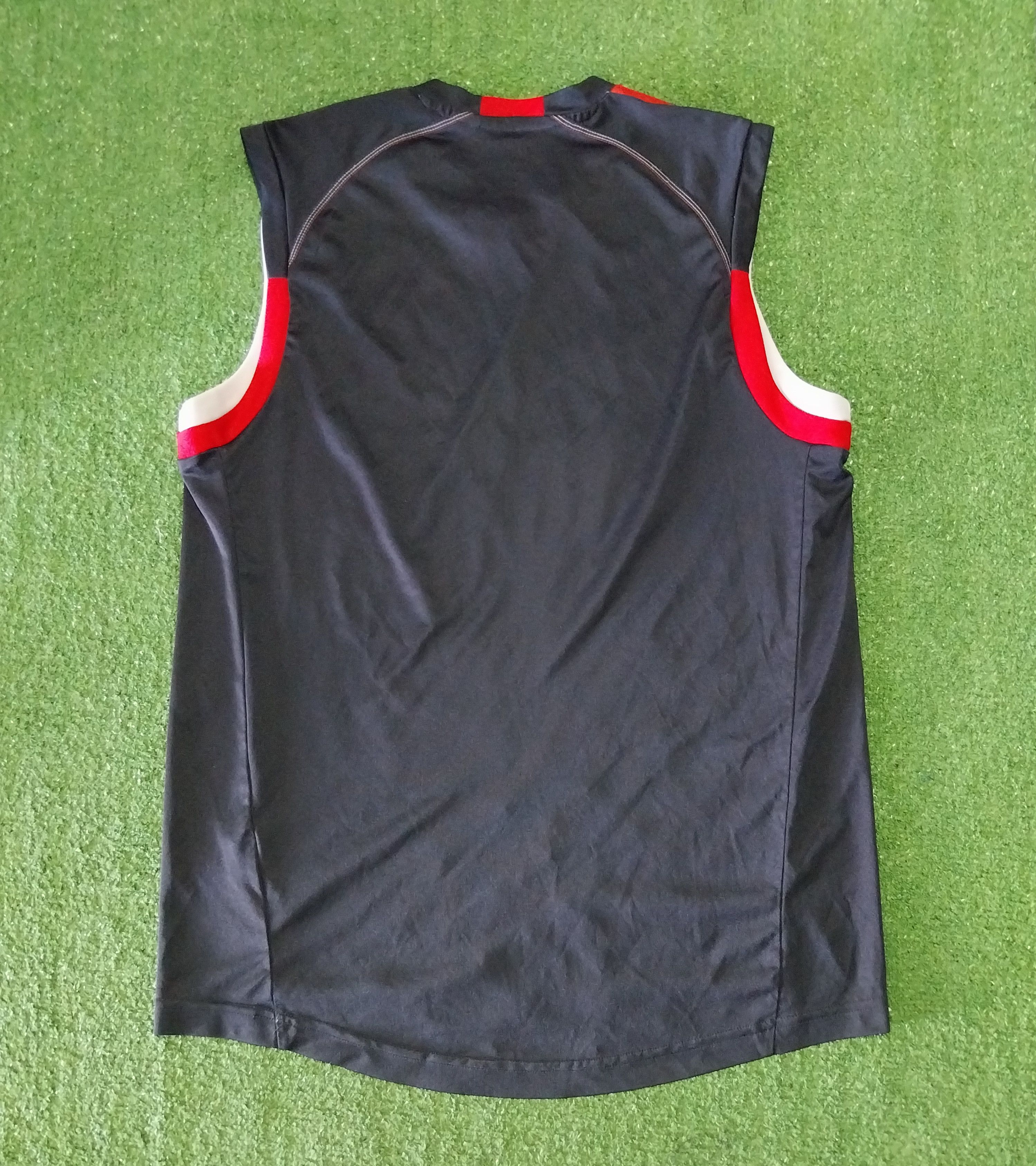 Adidas Liverpool training sleeveless 2010 jersey football Size US L / EU 52-54 / 3 - 2 Thumbnail