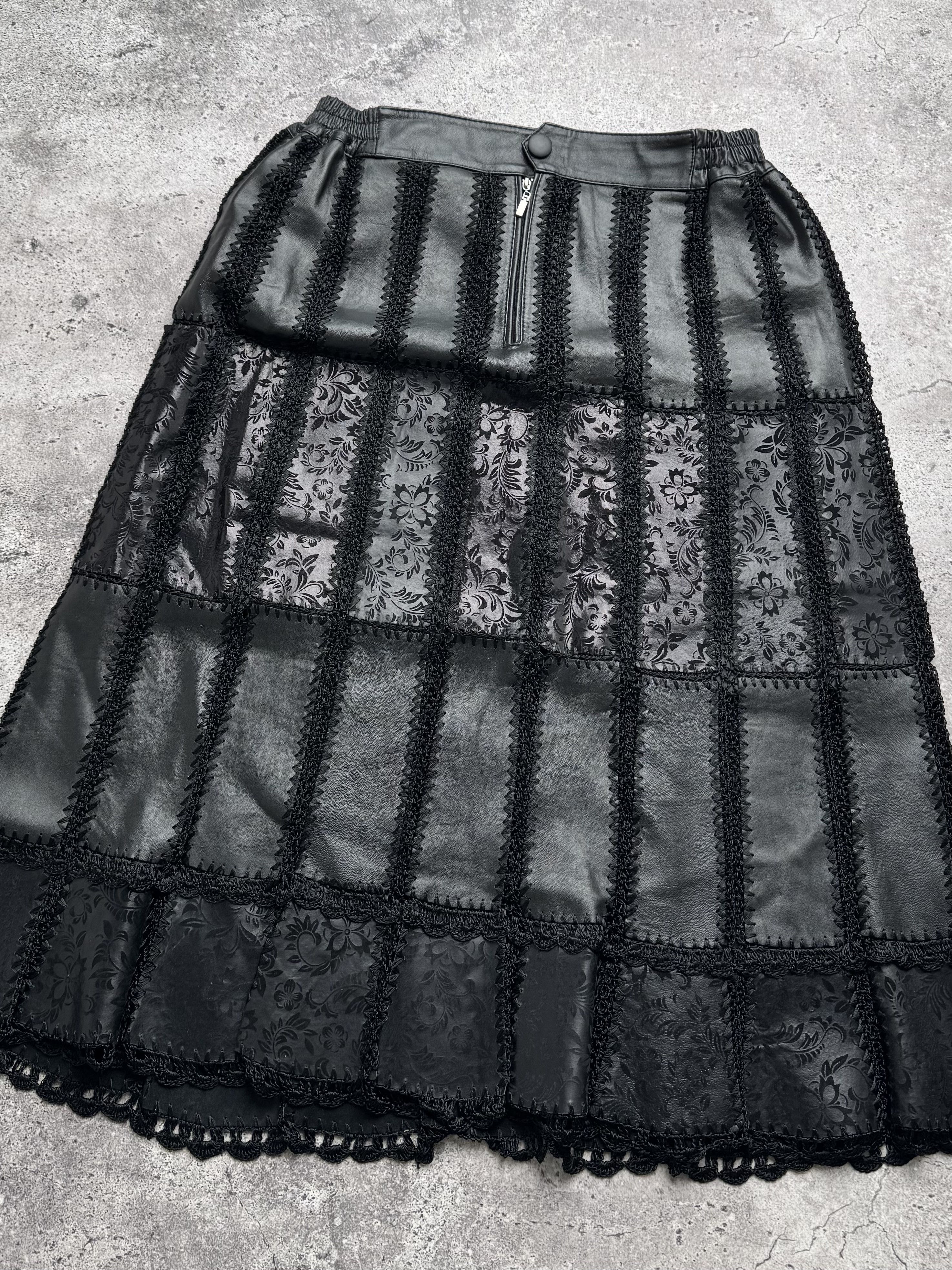 Vintage Vintage Genuine Leather Patchwork Skirt Lace Panel (E8) Size 27" / US 4 / IT 40 - 5 Thumbnail