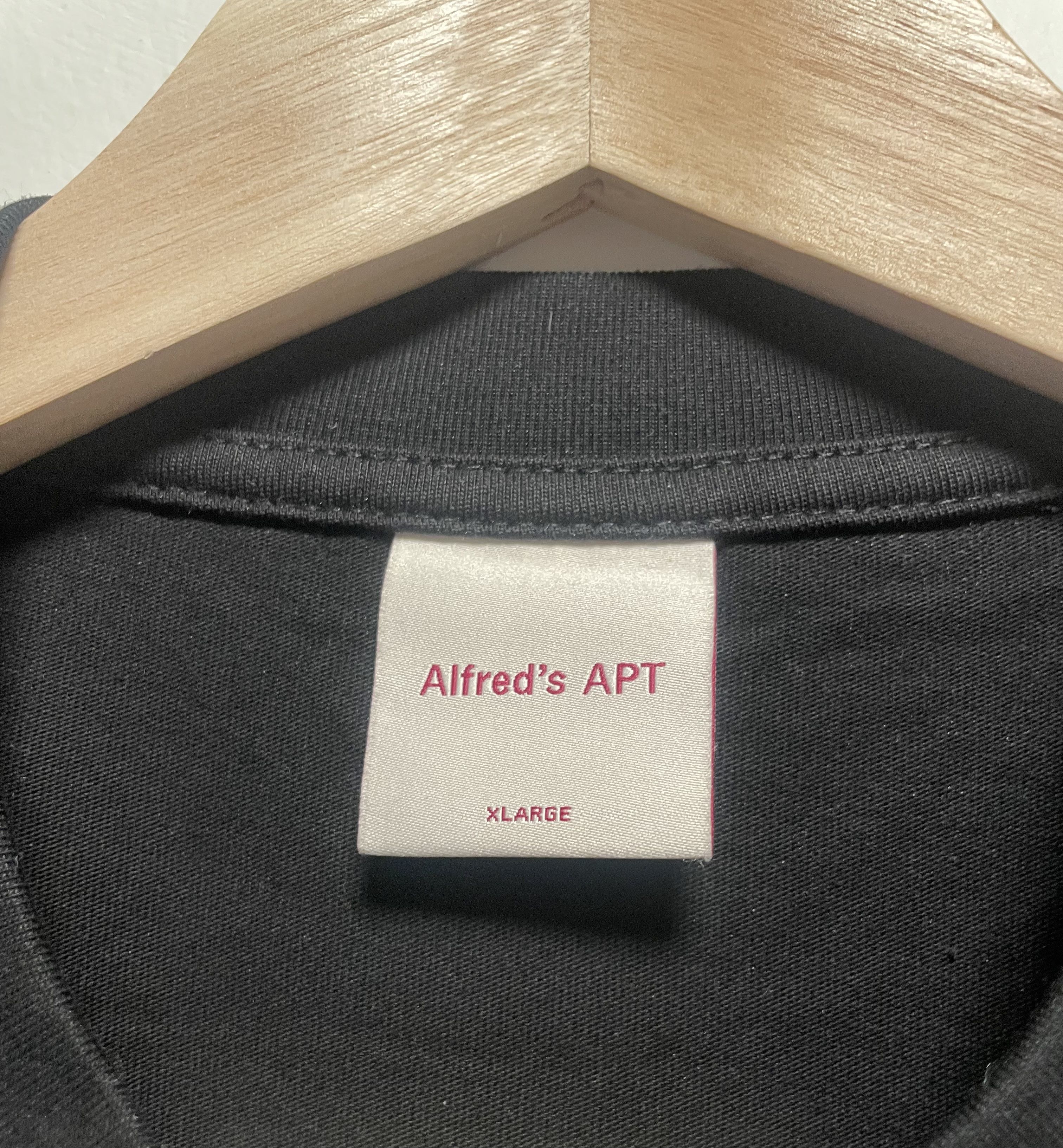 Other Alfreds Apartment Embroidered A Trusted Tee Size US XL / EU 56 / 4 - 3 Thumbnail