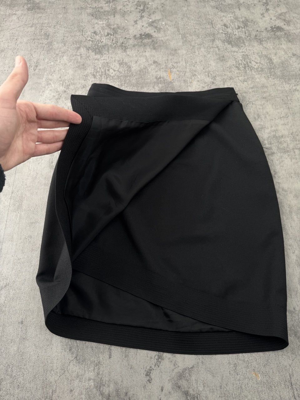 Versace 1980s Gianni Versace Wool Wrap Pencil Skirt Vintage Rare Size 26" / US 2 / IT 38 - 4 Thumbnail