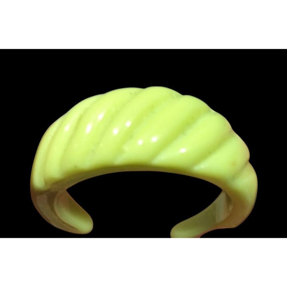 Other Retro Light Green Textured Open Bottom Dome Cuff Ring Size 8 Size ONE SIZE - 2 Thumbnail