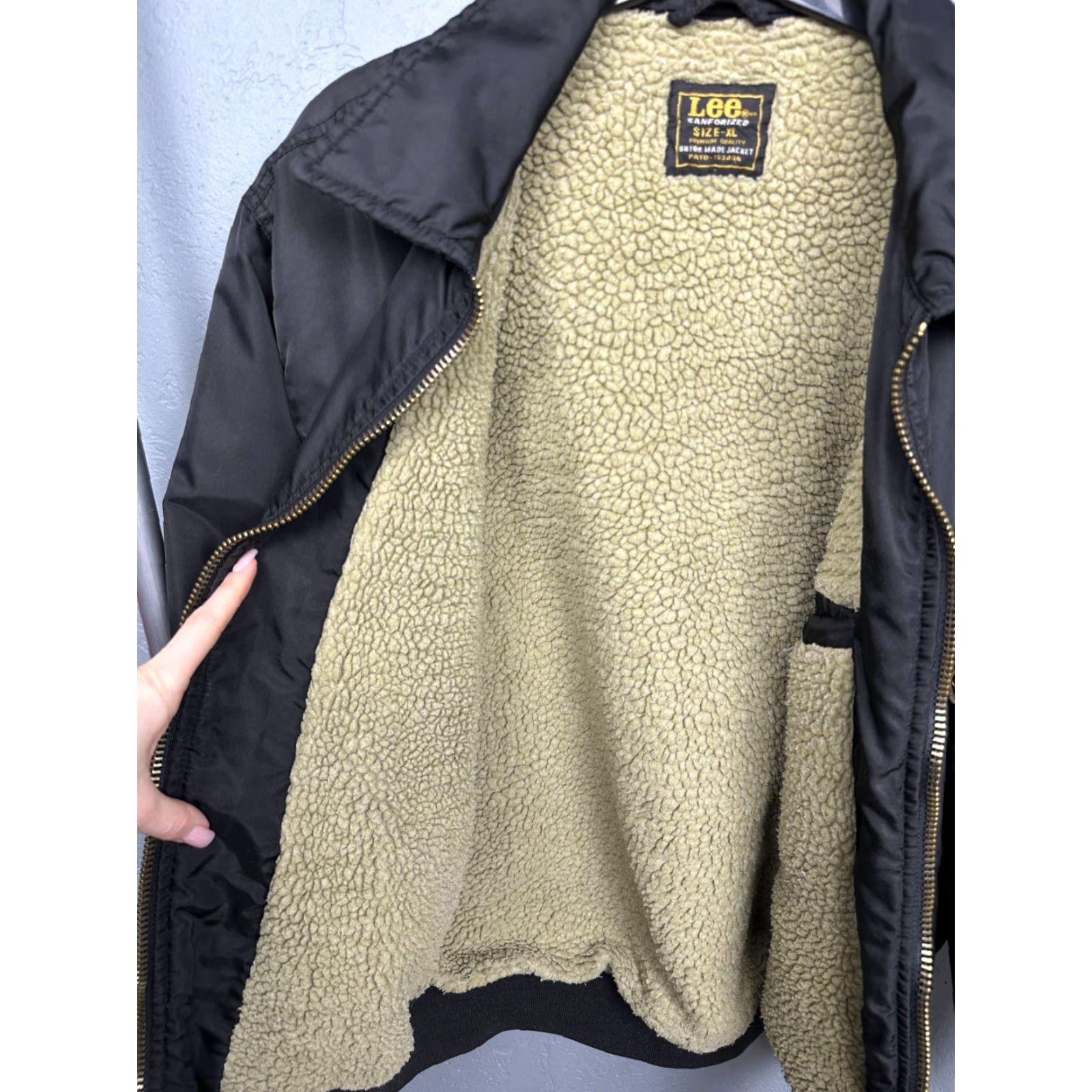 Lee Lee Bomber Jacket - Jacket - XL - Black - Lee Sanforised USA 90s Vintage Insulated Bomber Jacket XL Black Mens Size XL Size US XL / EU 56 / 4 - 6 Thumbnail