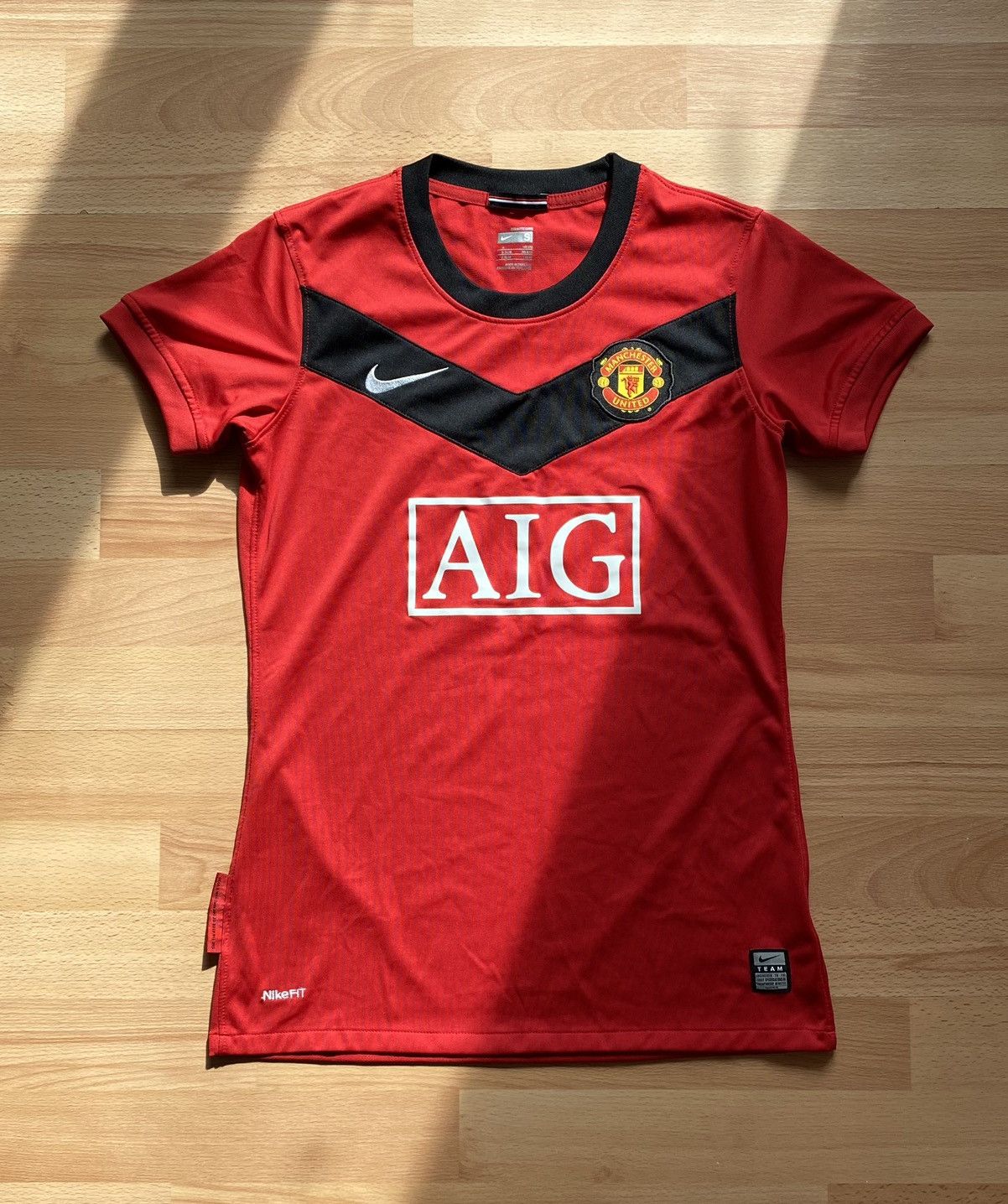 Nike Manchester United 2009-10 Home Shirt Size US S / EU 44-46 / 1 - 1 Thumbnail