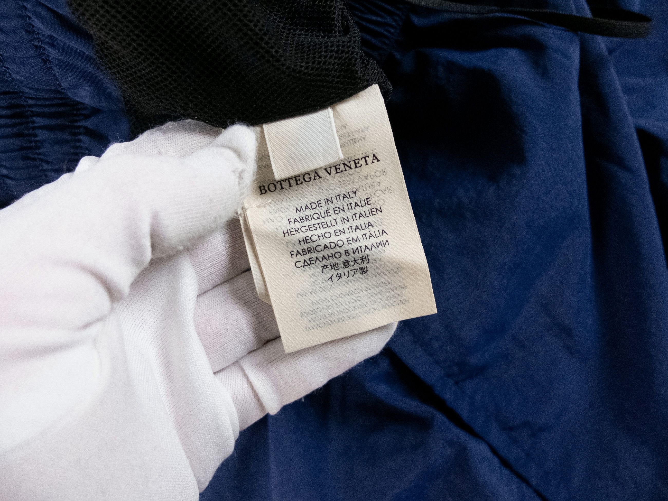 Bottega Veneta BOTTEGA VENETA solid navy blue nylon swim shorts Large q Size US 34 / EU 50 - 7 Thumbnail