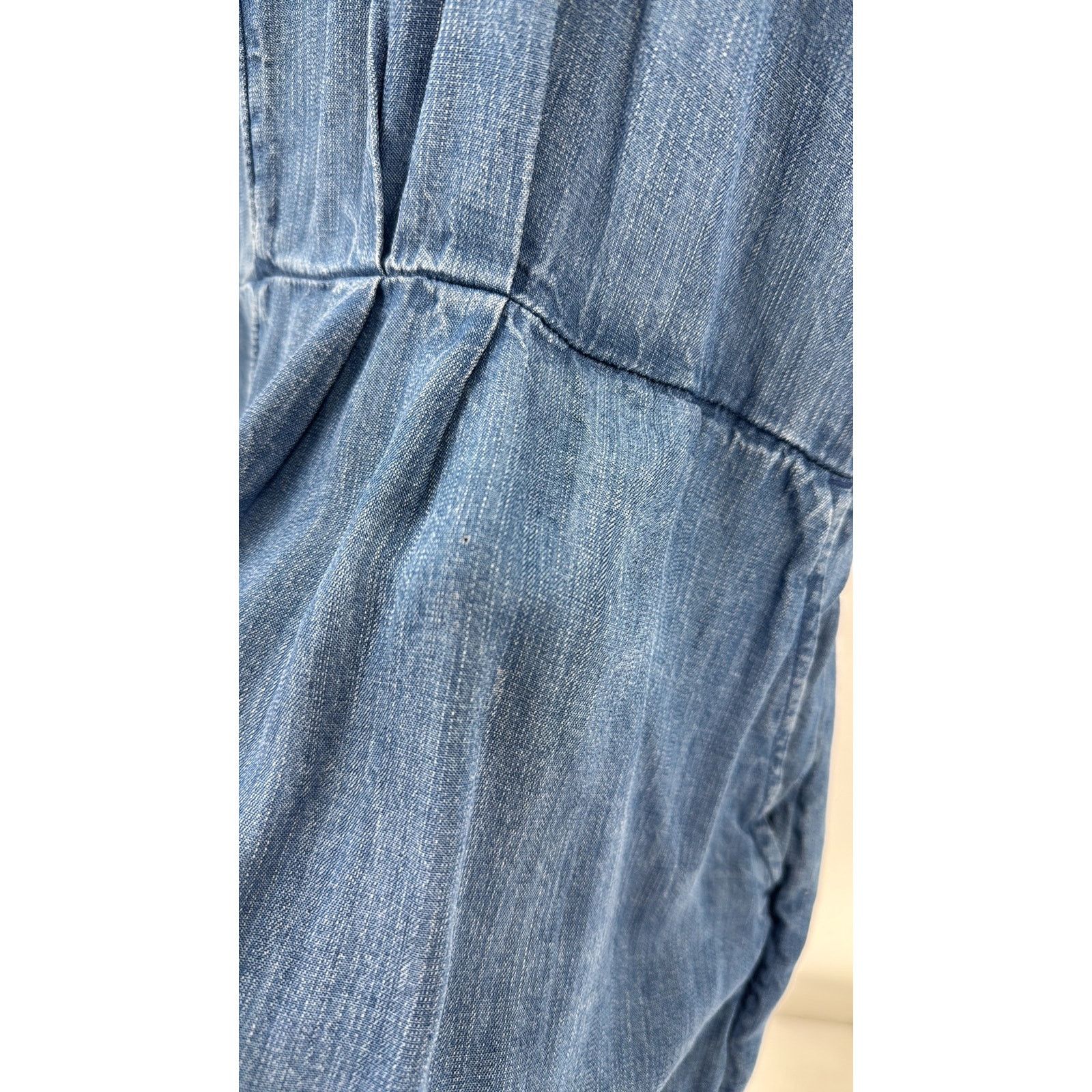 Old Navy Old Navy chambray Lightweight Denim Sleeve Romper size XL Size 36" / US 14 / IT 50 - 5 Thumbnail