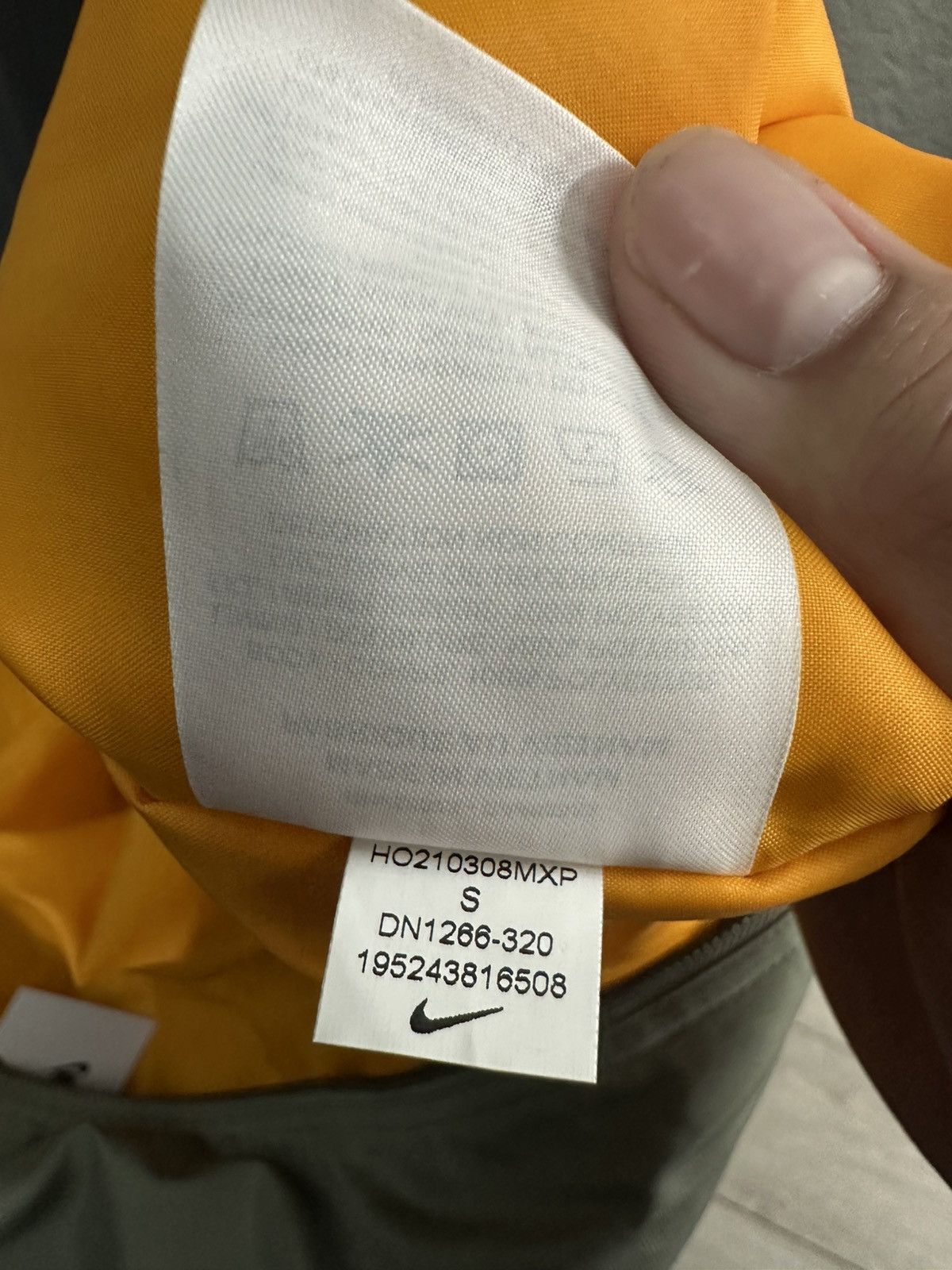 Nike Nike Oversized Solo Swoosh Satin Bomber Jacket Light Army Size US S / EU 44-46 / 1 - 12 Thumbnail