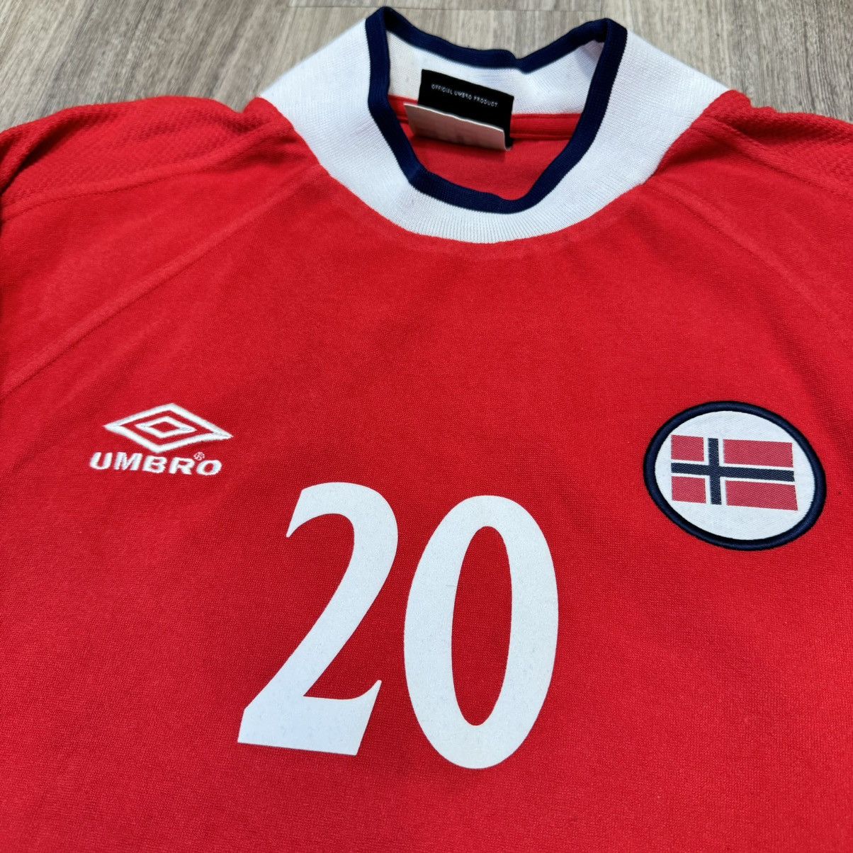Umbro Norway Euro2000 home shirt #20 Solskjaer Size US XL / EU 56 / 4 - 3 Thumbnail