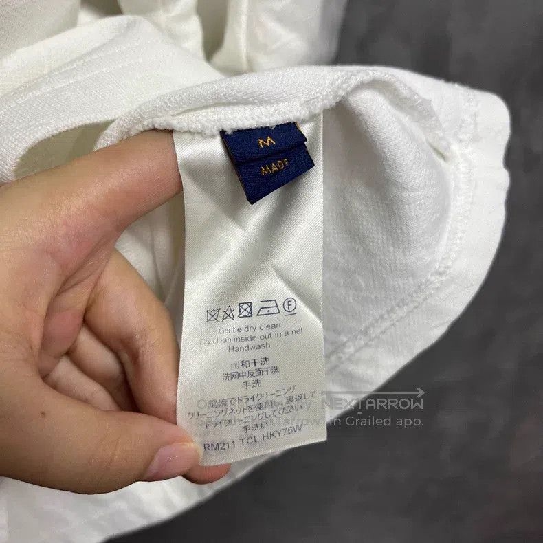 Louis Vuitton Louis Vuitton White doll pendant round neck short sleeve Size US M / EU 48-50 / 2 - 4 Thumbnail
