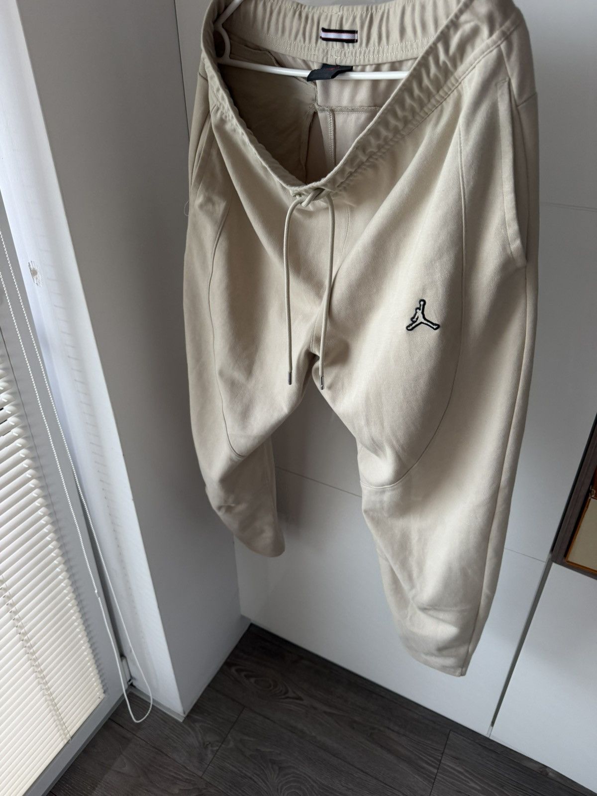 Jordan Brand Nike Air Jordan Paris Premium Embroidered Logo Mens Joggers Size US 34 / EU 50 - 3 Thumbnail