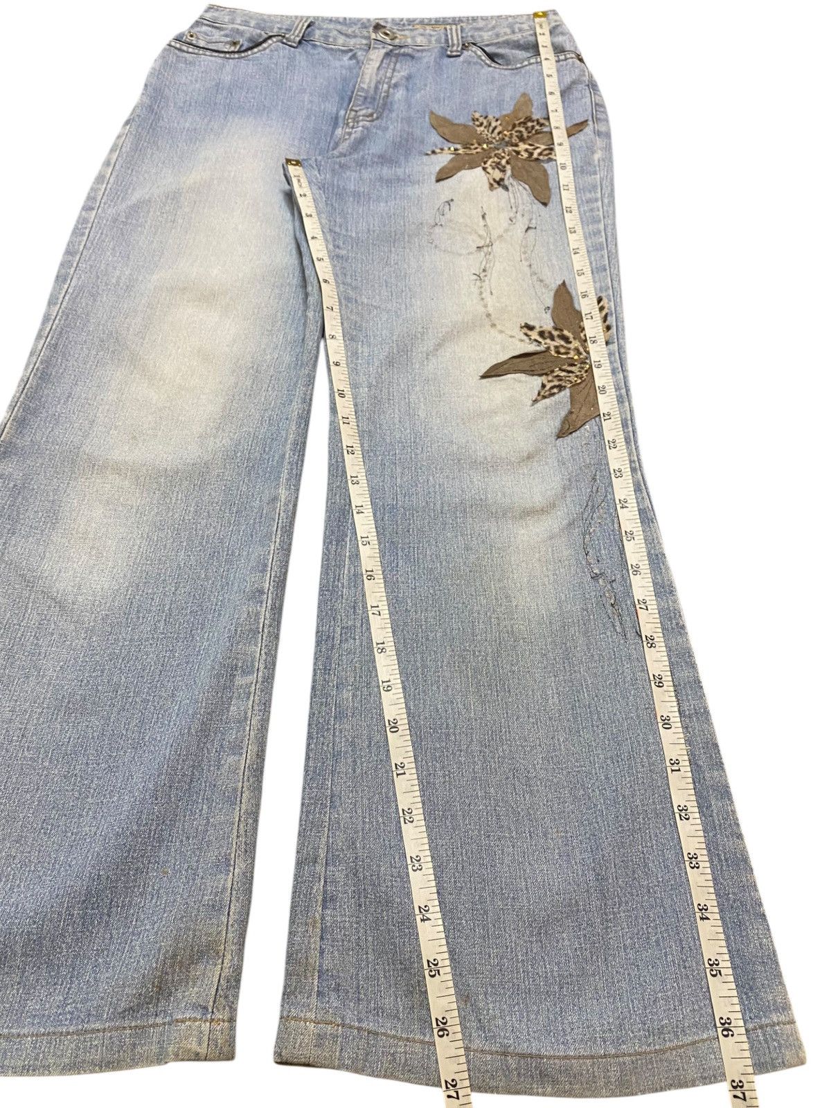 Japanese Brand Vintage Japanese Brands Patched Flare Soft Jeans Size US 29 - 11 Thumbnail