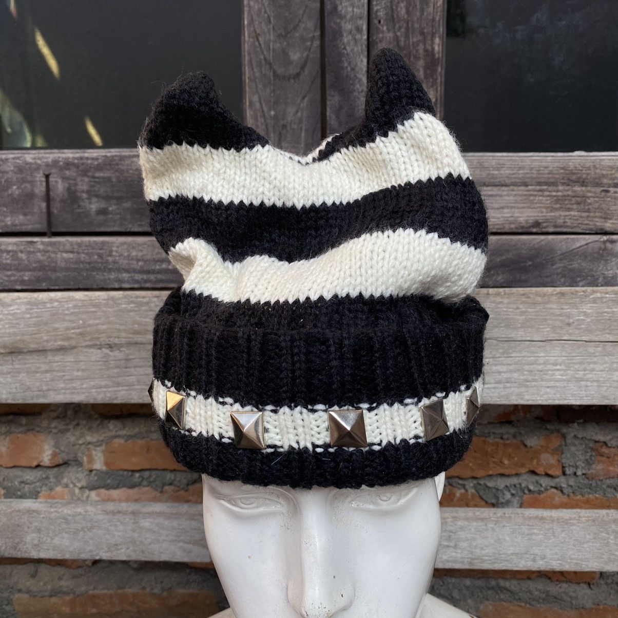 If Six Was Nine × Japanese Brand × Le Grande Bleu (L.G.B.) PRISONER STUDDED DEVIL BEANIE HATS Size ONE SIZE - 1 Thumbnail