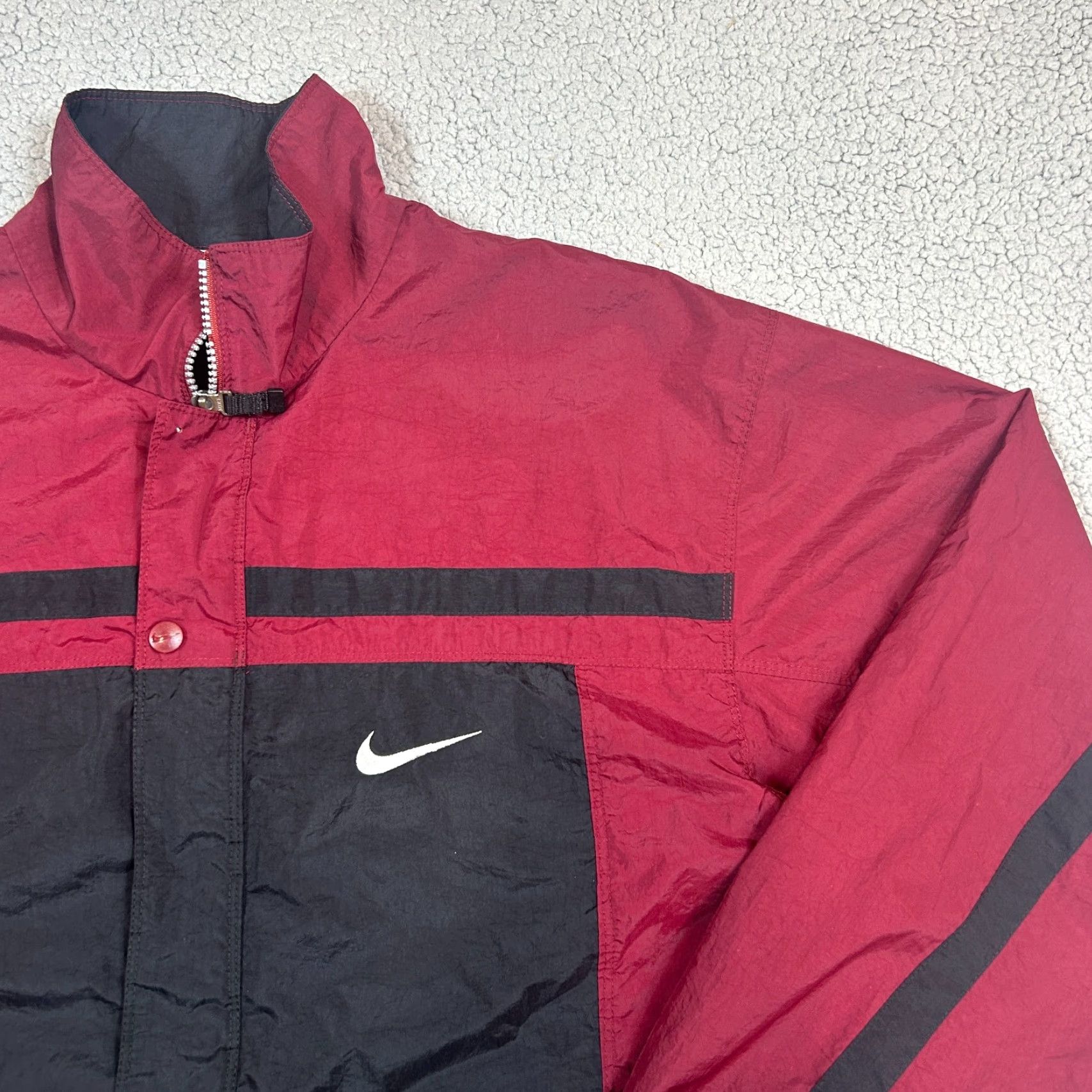 Nike VINTAGE Nike Jacket Windbreaker Swoosh Back Hit Size L Red Black White Logo Embroidered 90s Classic Sports USA Mens Size US L / EU 52-54 / 3 - 2 Thumbnail