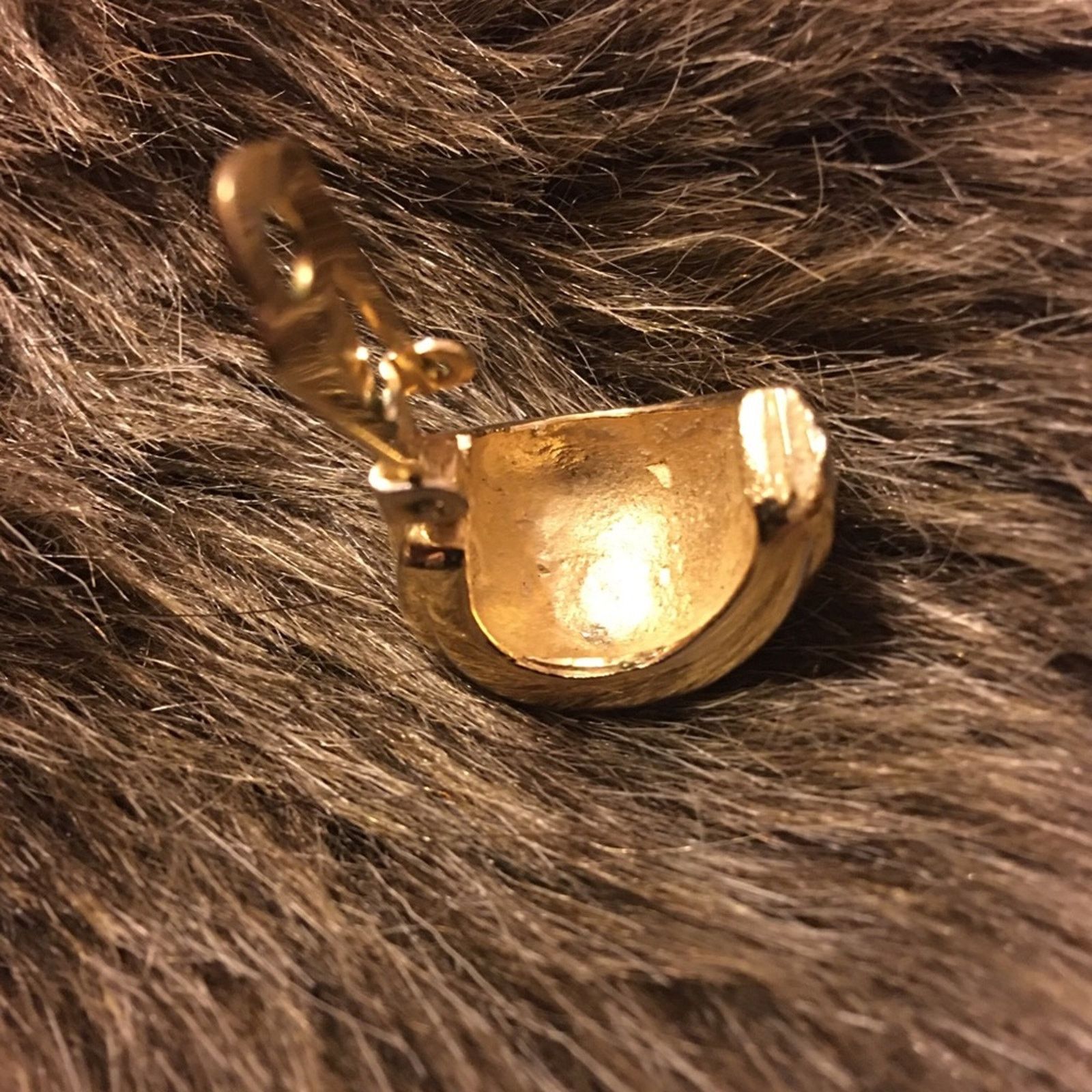 Vintage Vintage gold and silver tone clip earrings Size ONE SIZE - 4 Thumbnail