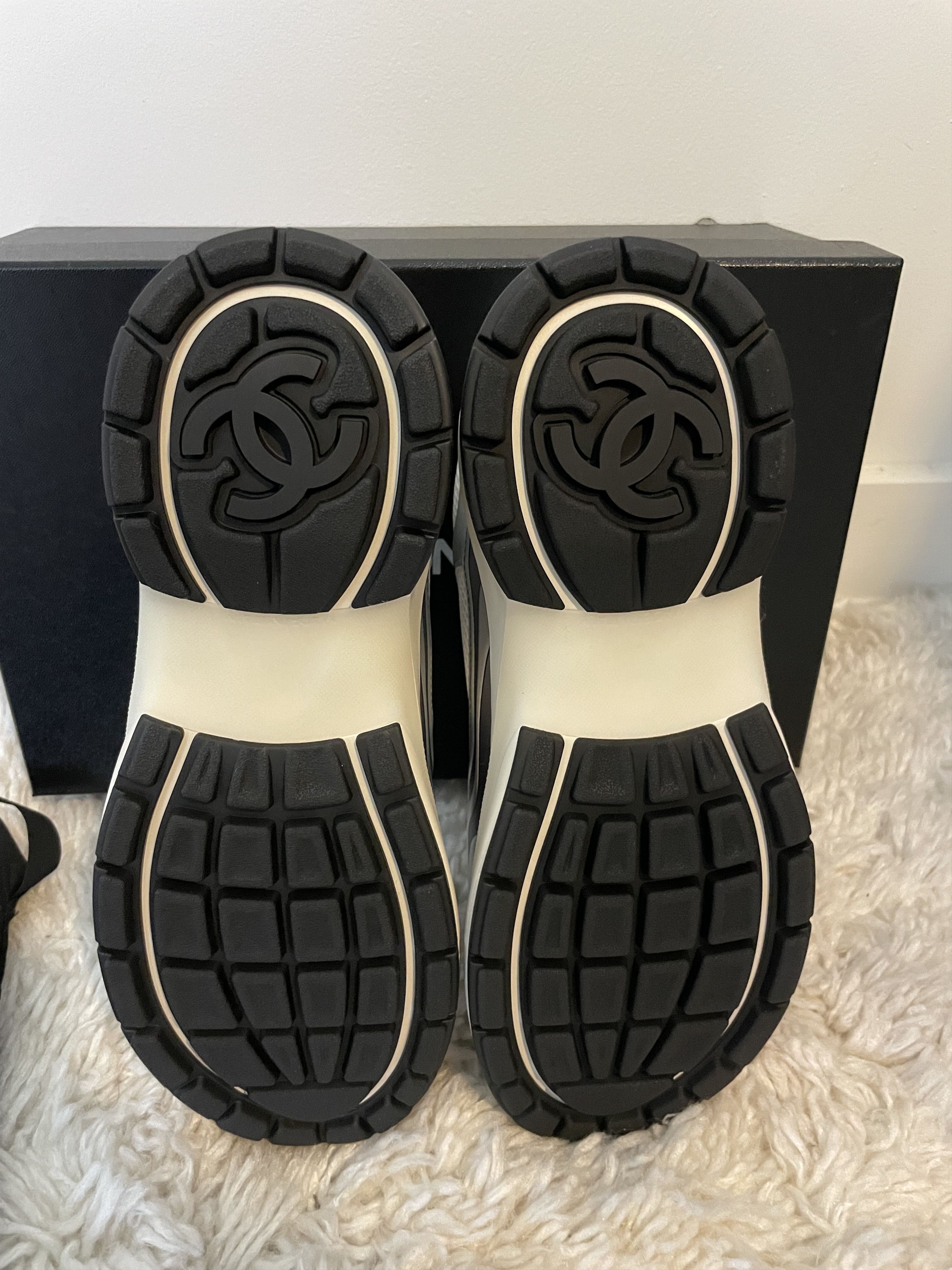 Chanel Chanel Runner Laminated Interlocking Metallic Brand New Size US 7 / IT 37 - 6 Thumbnail