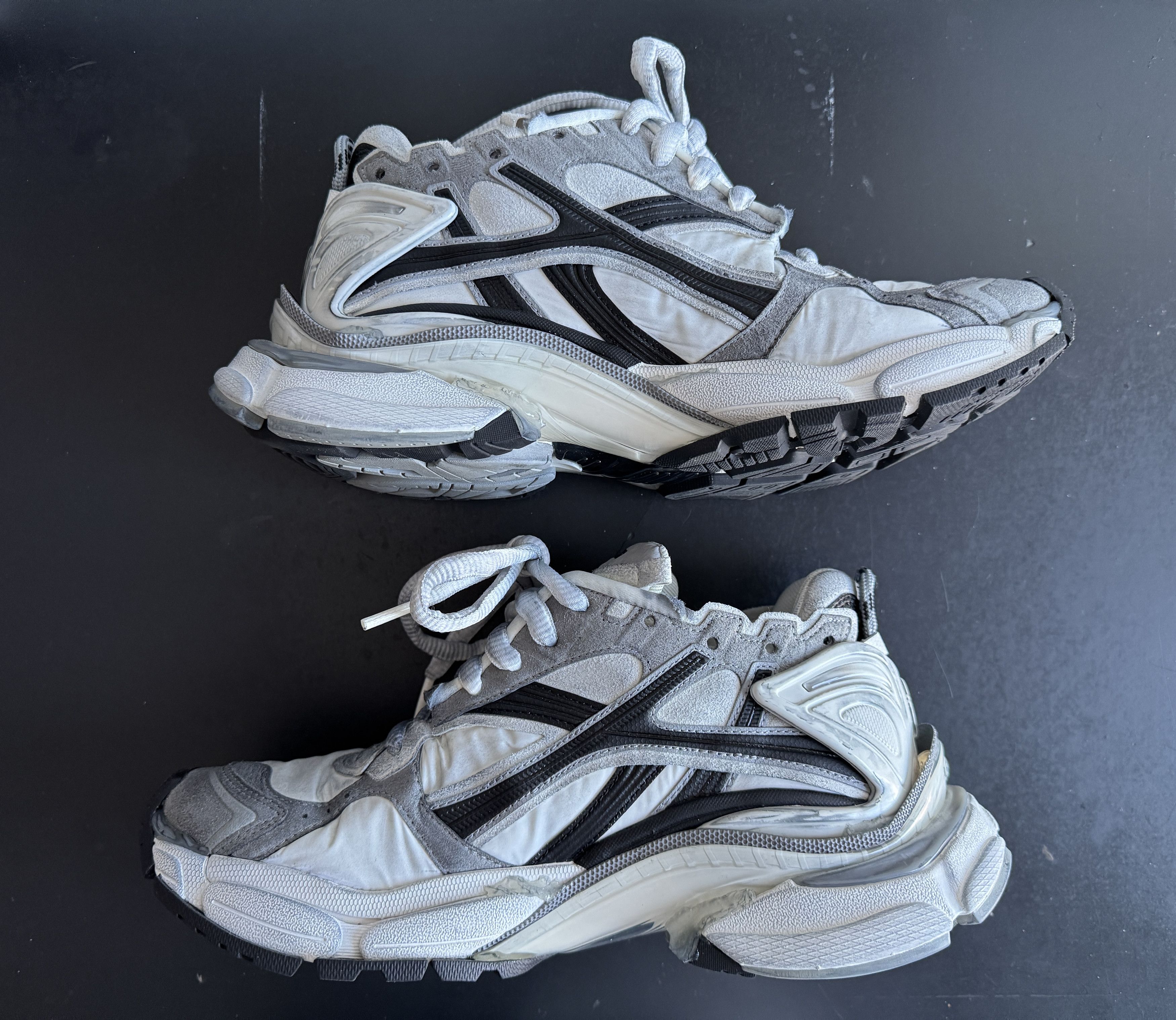 Balenciaga Balenciaga Men's Runner Sneaker in Grey/White/Black Size US 7 / EU 40 - 3 Thumbnail