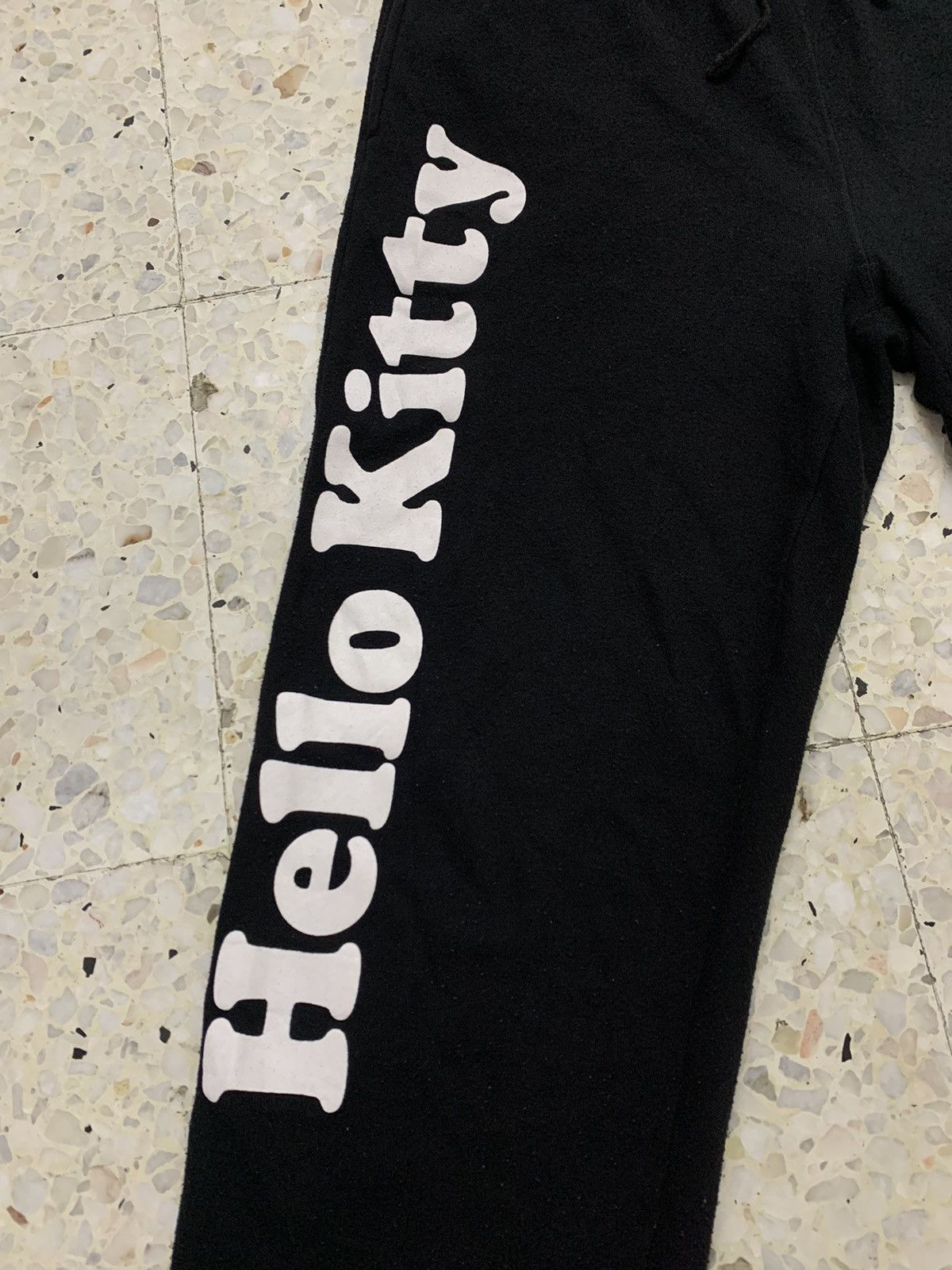 Japanese Brand HELLO KITTY SWEAT PANTS CUTE & RARE Size US 38 / EU 54 - 2 Thumbnail