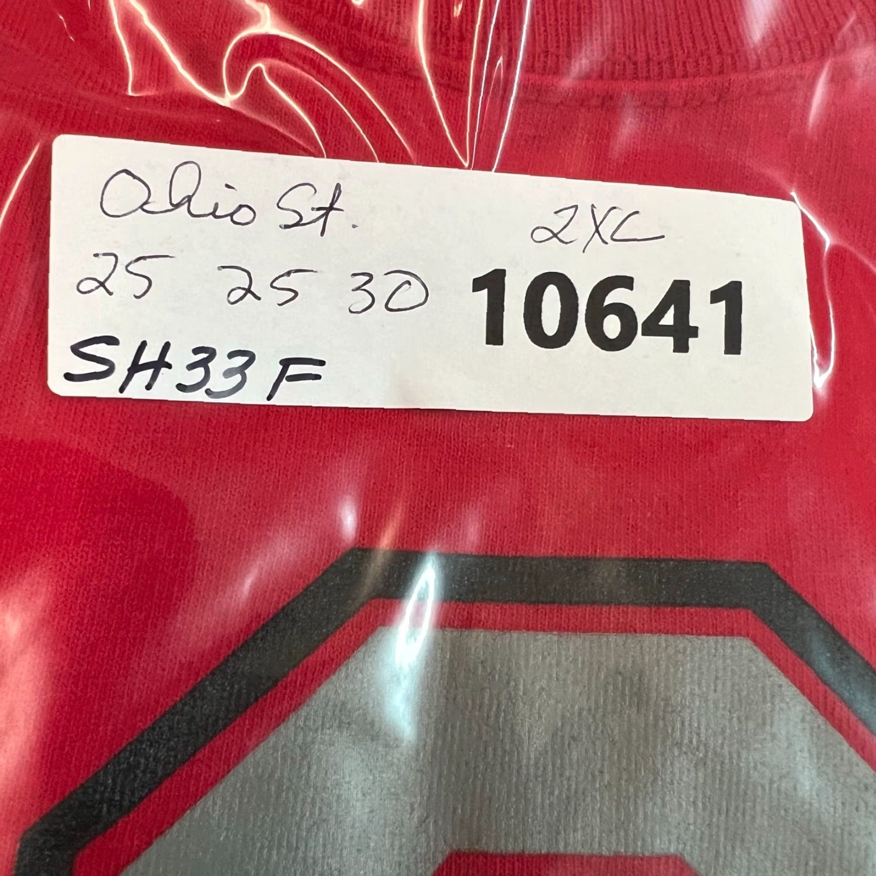 Anvil VINTAGE Anvil Ohio State Buckeyes University Long Sleeve Shirt 2XL Red Mens 2XL Buckeyes USA Graphic Print Crew Neck, 100% Cotton Size US XXL / EU 58 / 5 - 7 Thumbnail
