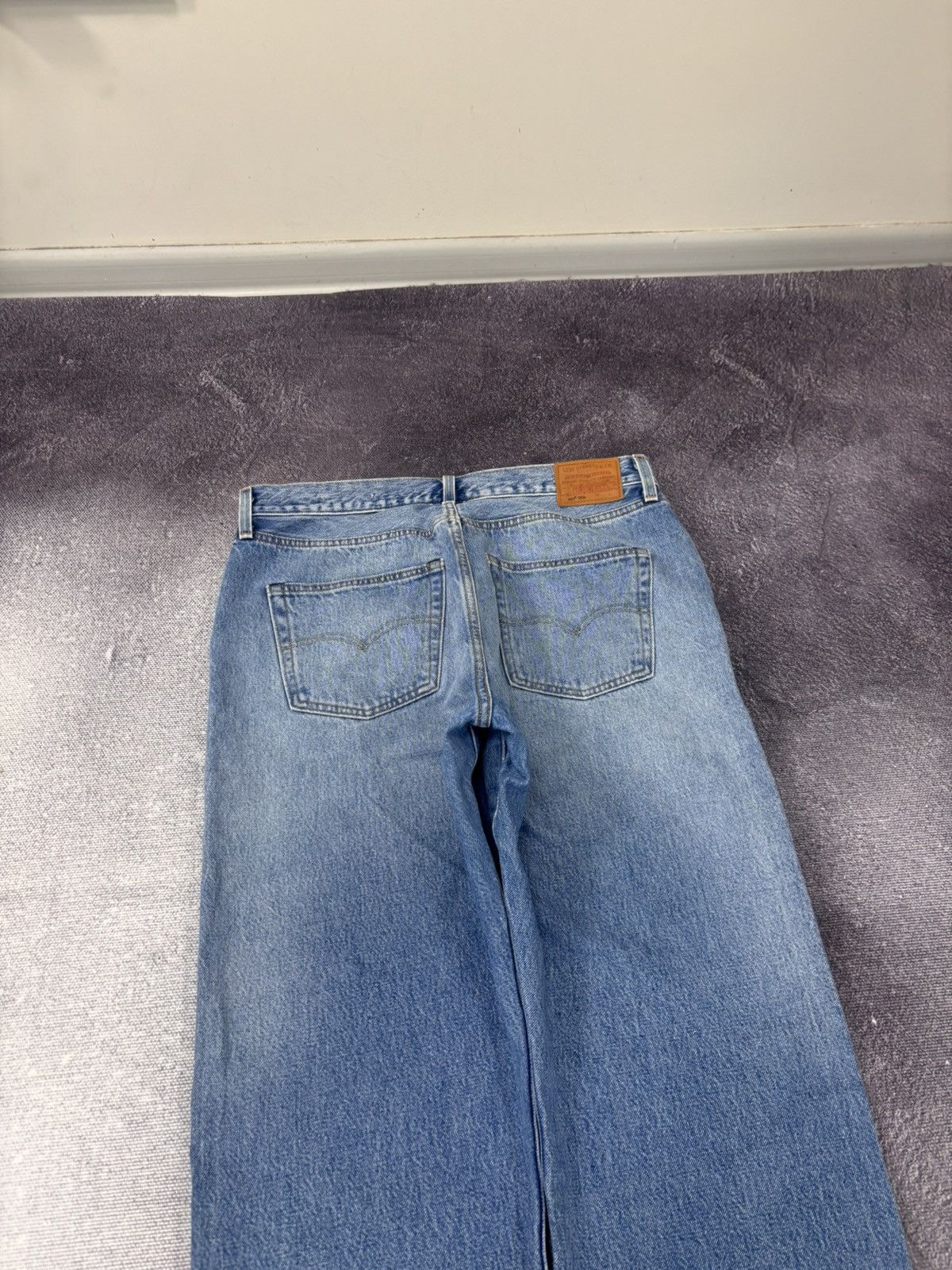 Levi's Levi’s 501 ‘90s Men’s Blue Straight Fit Selvedge Denim Jeans Size US 31 - 4 Thumbnail