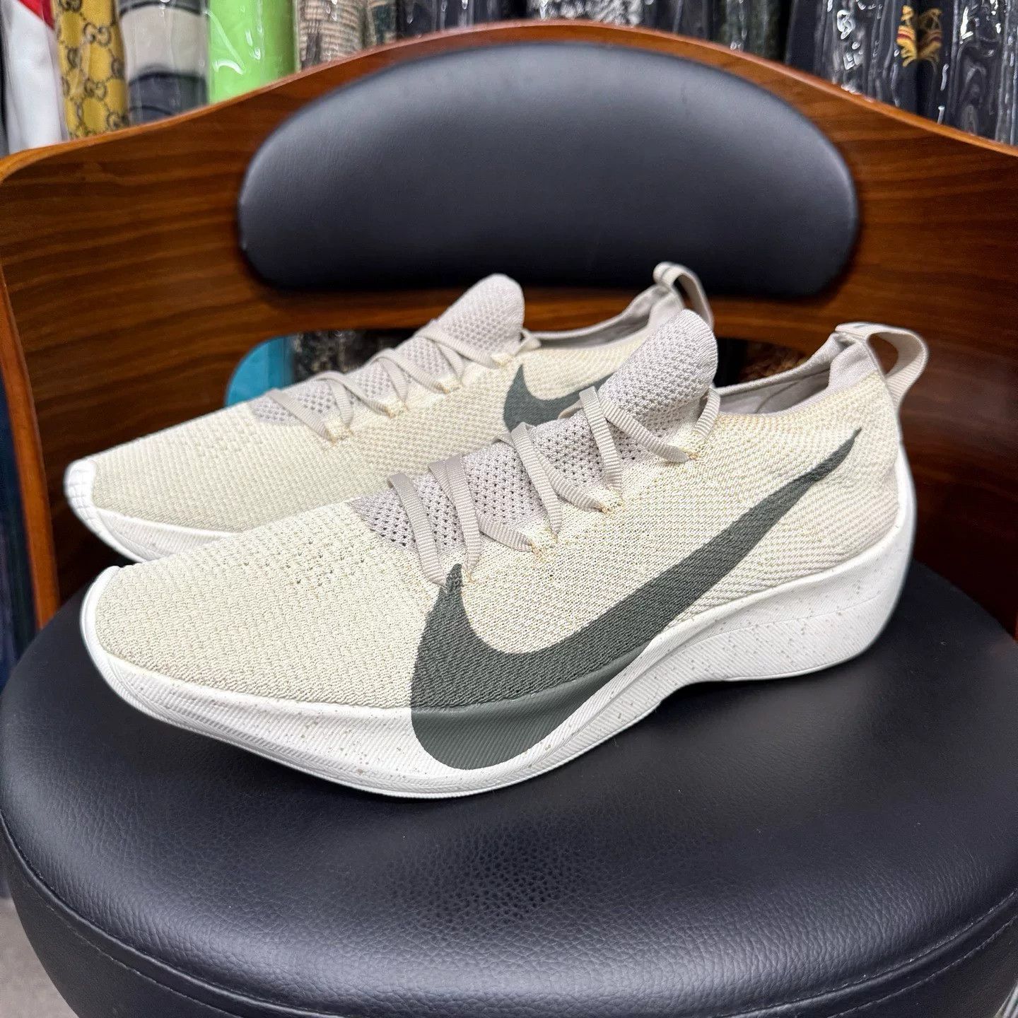 Nike Nike Knit Lowtop Sneakers 44 Men Size US 10.5 / EU 43-44 - 1 Thumbnail