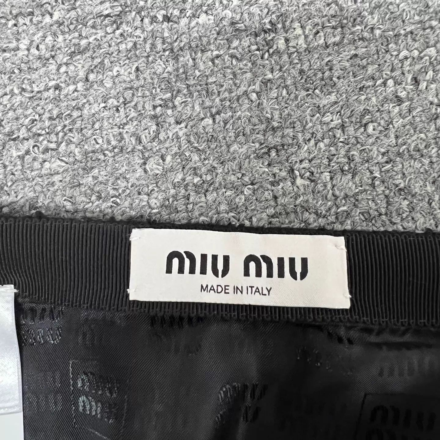 Miu Miu MIU MIU Gold Buckle Logo Low-Rise Black Mini Skirt 36 Size 25" / US 0 / IT 36 - 5 Thumbnail