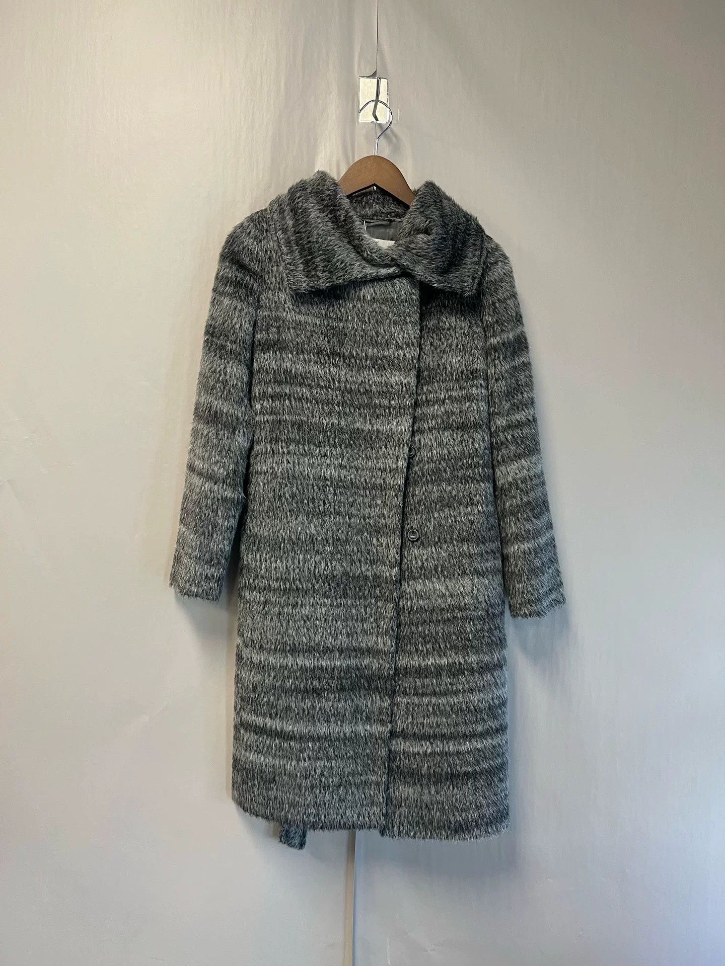 Max Mara gray wool collar coat from MaxMara Size US XS / EU 42 / 0 - 1 Thumbnail