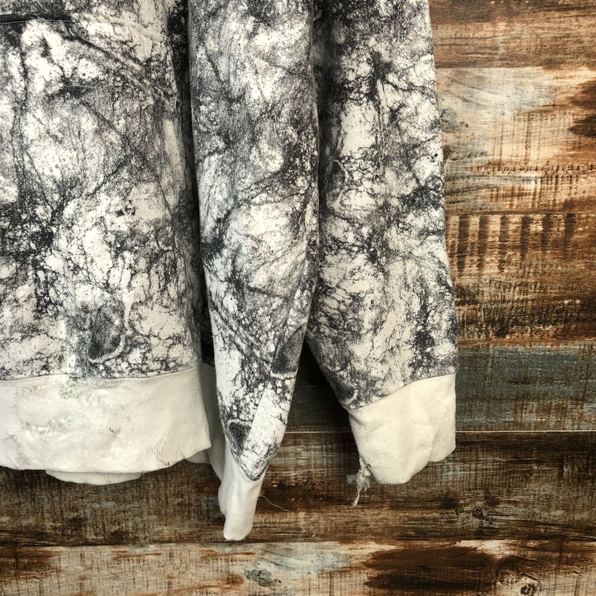 Japanese Brand Beamere White camo ripped sweatshirt Hoodie #A2031 Size US XL / EU 56 / 4 - 8 Thumbnail