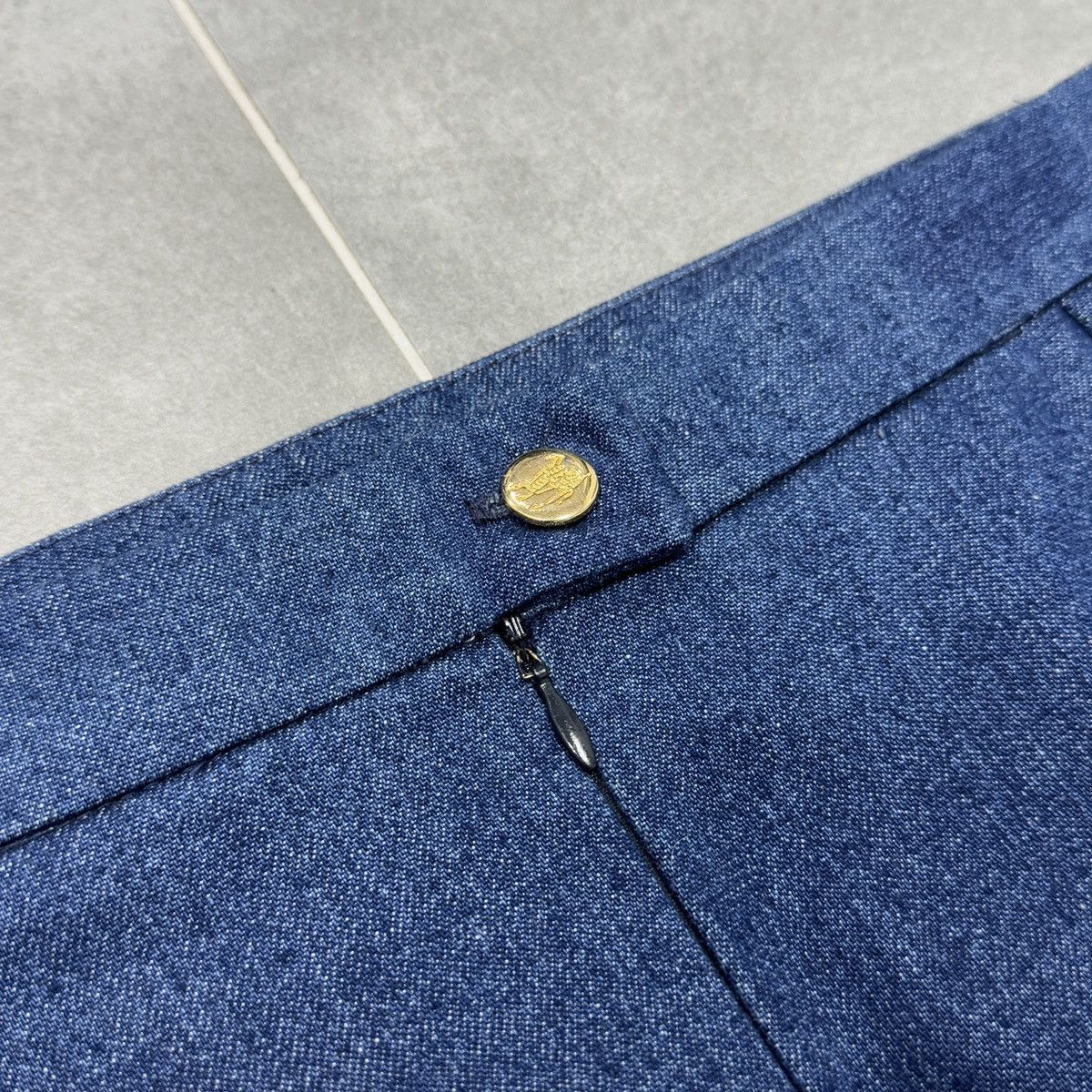 Burberry × Vintage Vintage Burberry Women Denim Skirt Size 40 Made in France Size 28" / US 6 / IT 42 - 4 Thumbnail